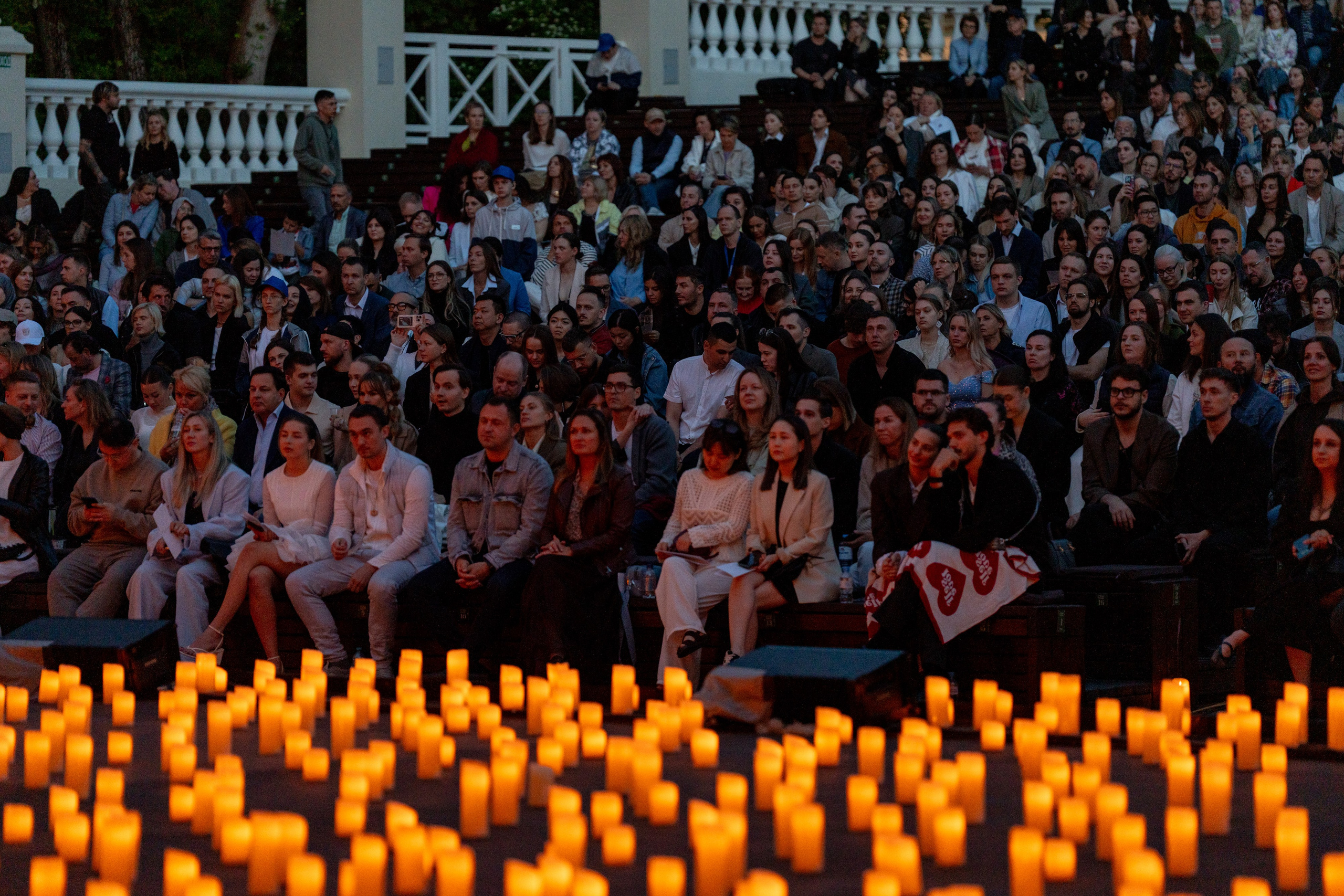 Симфонический оркестр Lumisfera при свечах. Фотограф Никита Комаров