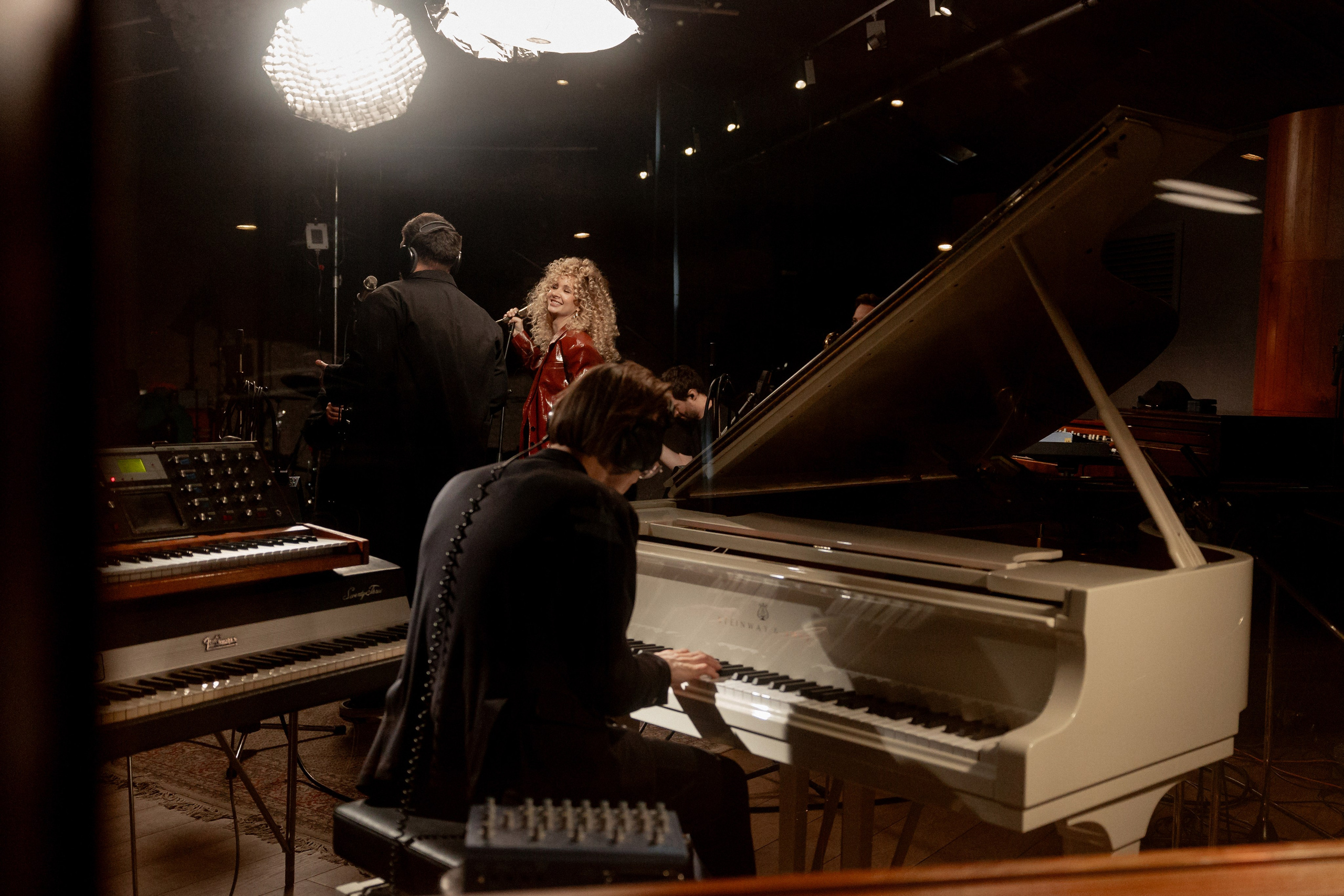 Съёмка клипа БИГГИ и Teysha. Свадебный и контент фотограф в Москве — Юлия Барно (Баранова)