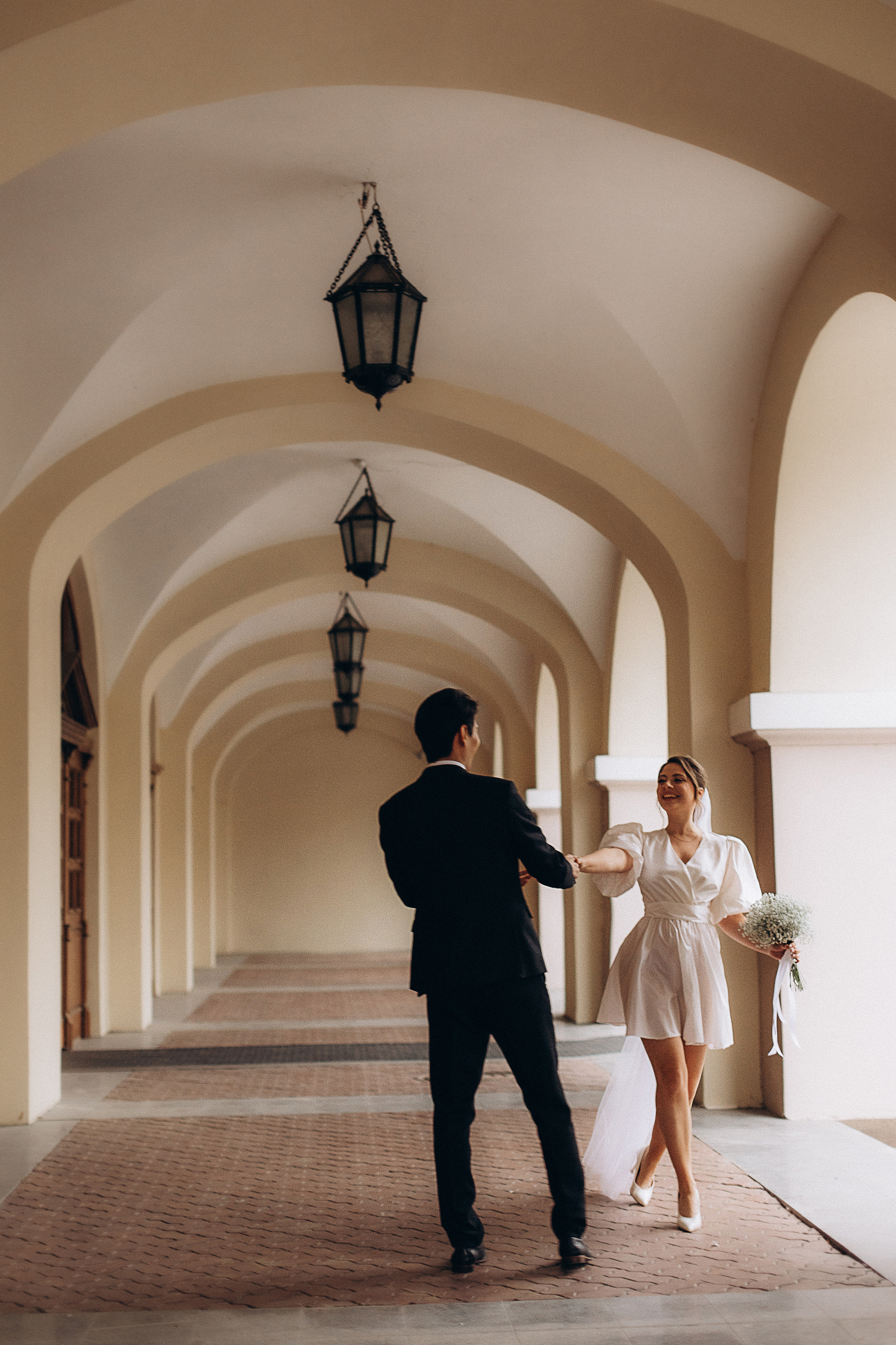 Свадебный фотограф Свадьба Казань Утро невесты Студия Казань Фотограф Казань Фотосессия Казань Жених Музей Прогулочная фотосессия Свадебные локации Свадебная локация Кремлевская улица