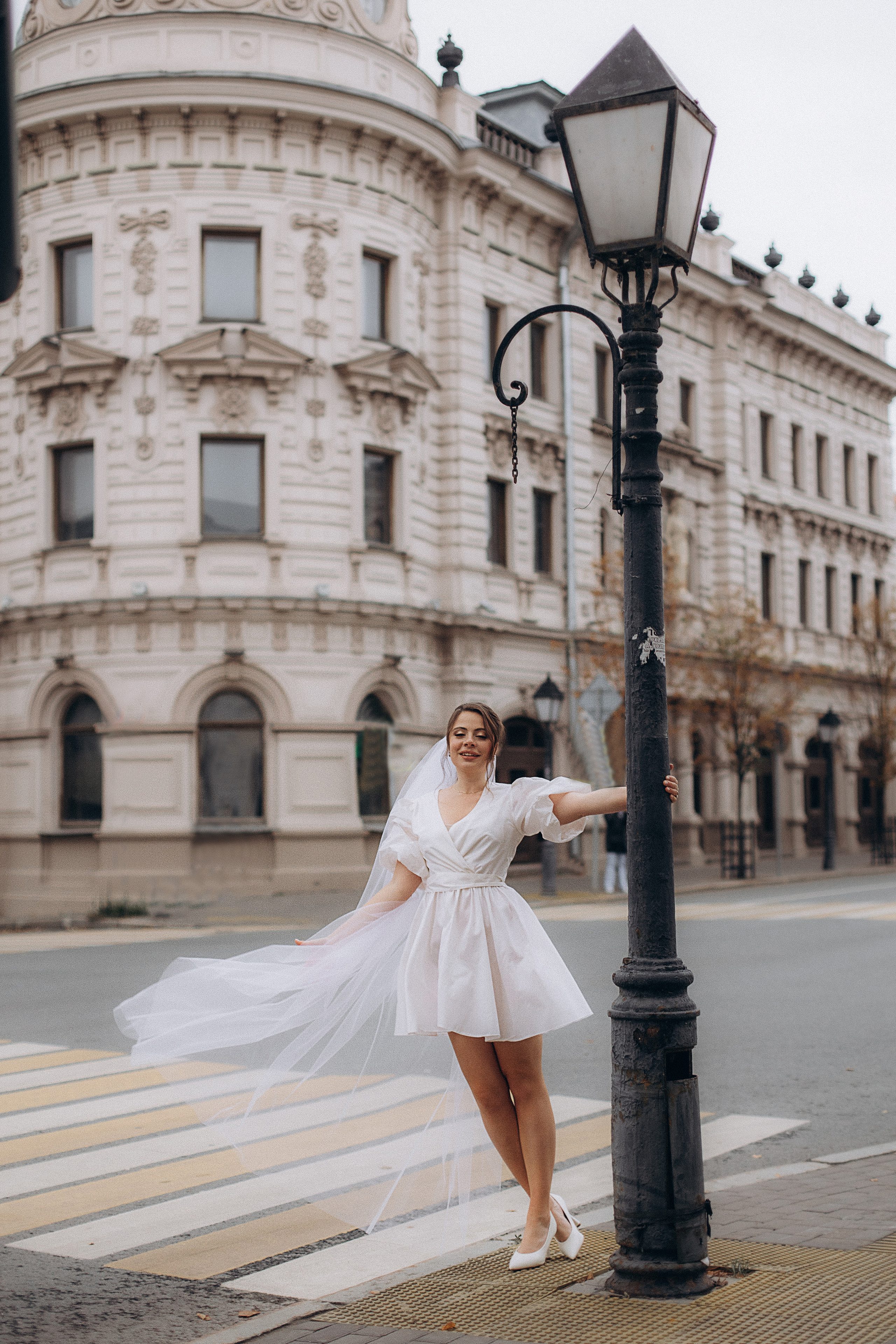 Свадебный фотограф Свадьба Казань Утро невесты Студия Казань Фотограф Казань Фотосессия Казань Жених Музей Прогулочная фотосессия Свадебные локации Свадебная локация Кремлевская улица