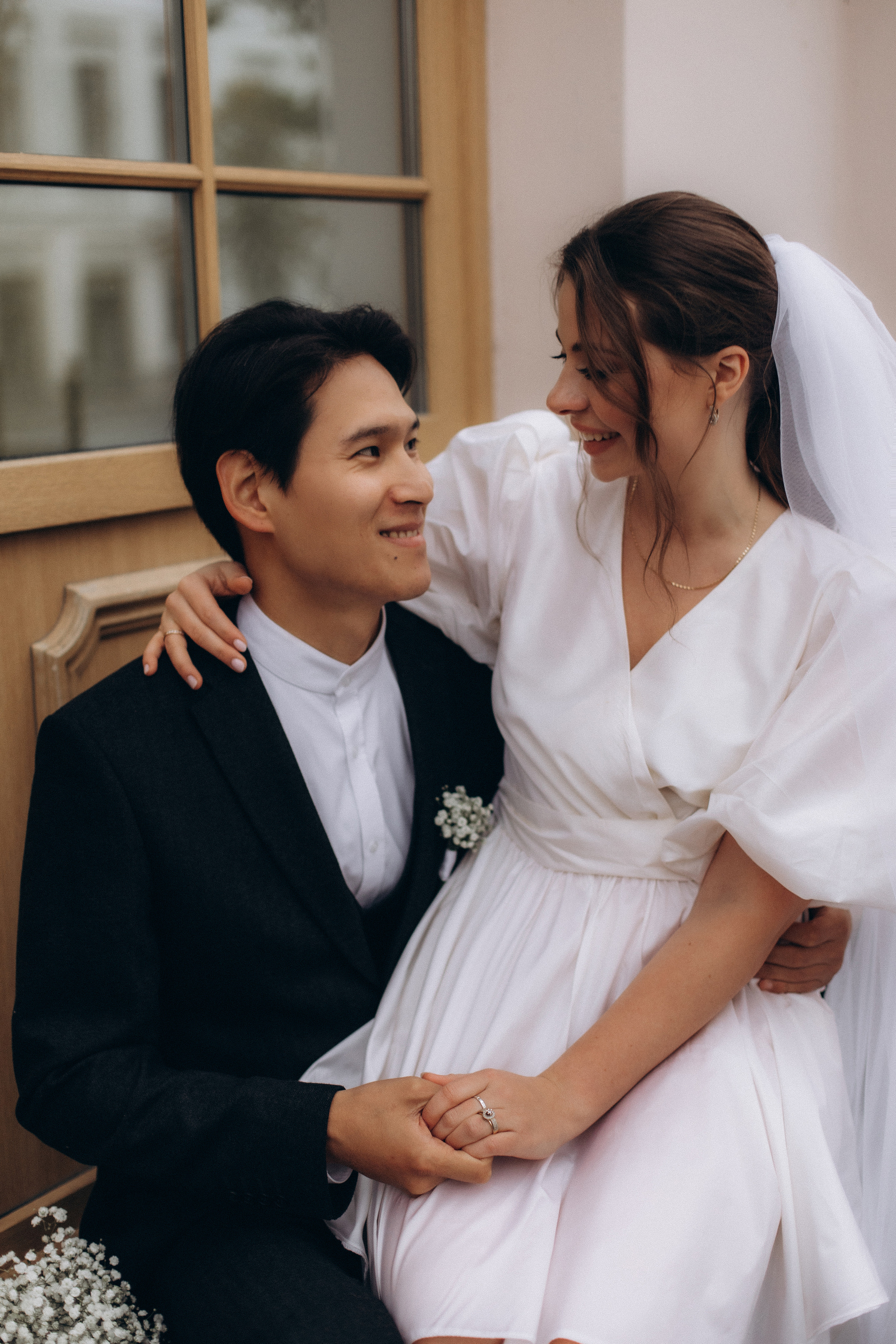 Свадебный фотограф Свадьба Казань Утро невесты Студия Казань Фотограф Казань Фотосессия Казань Жених Музей Прогулочная фотосессия Свадебные локации Свадебная локация Кремлевская улица