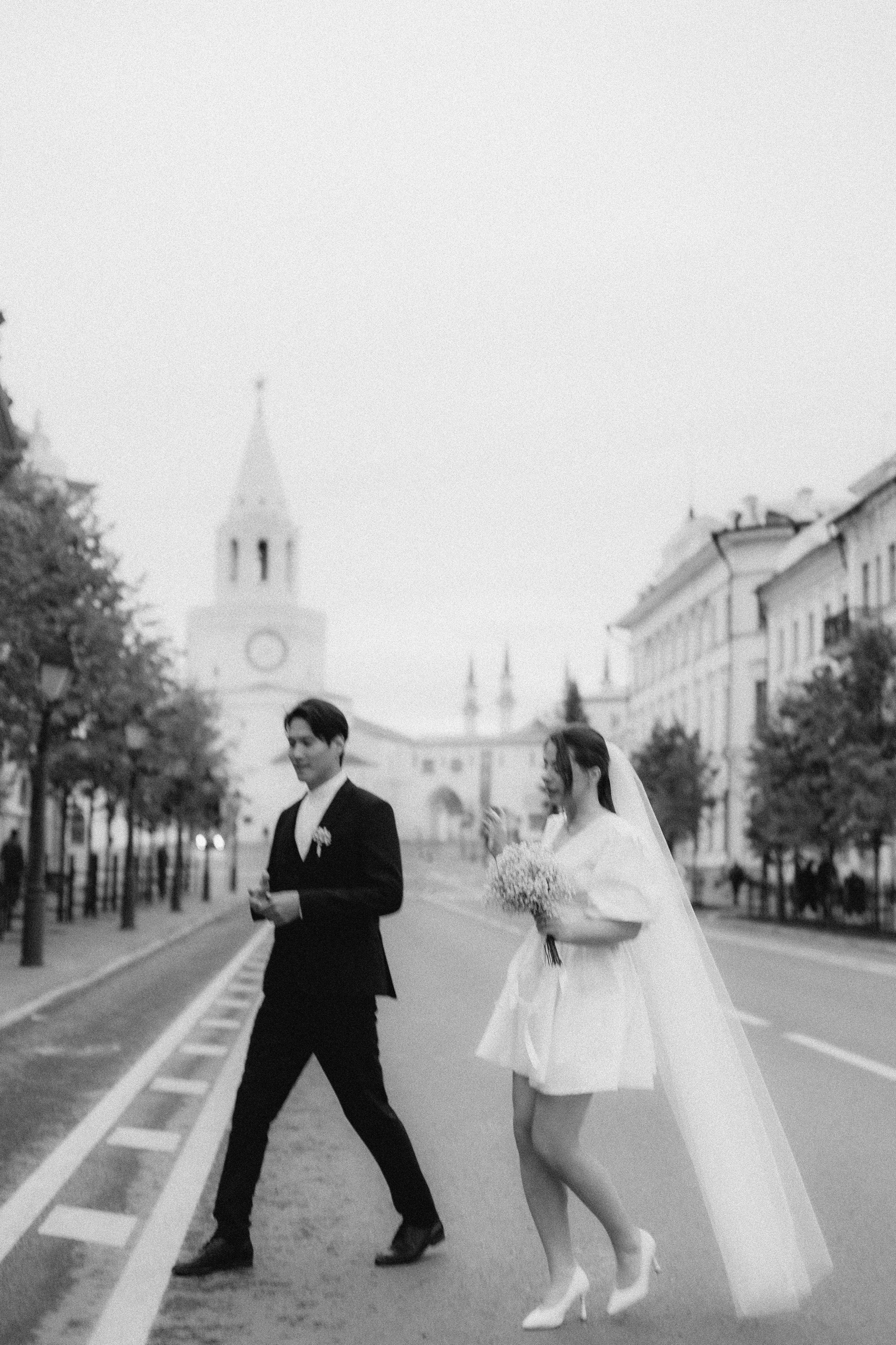 Свадебный фотограф Свадьба Казань Утро невесты Студия Казань Фотограф Казань Фотосессия Казань Жених Музей Прогулочная фотосессия Свадебные локации Свадебная локация Кремлевская улица