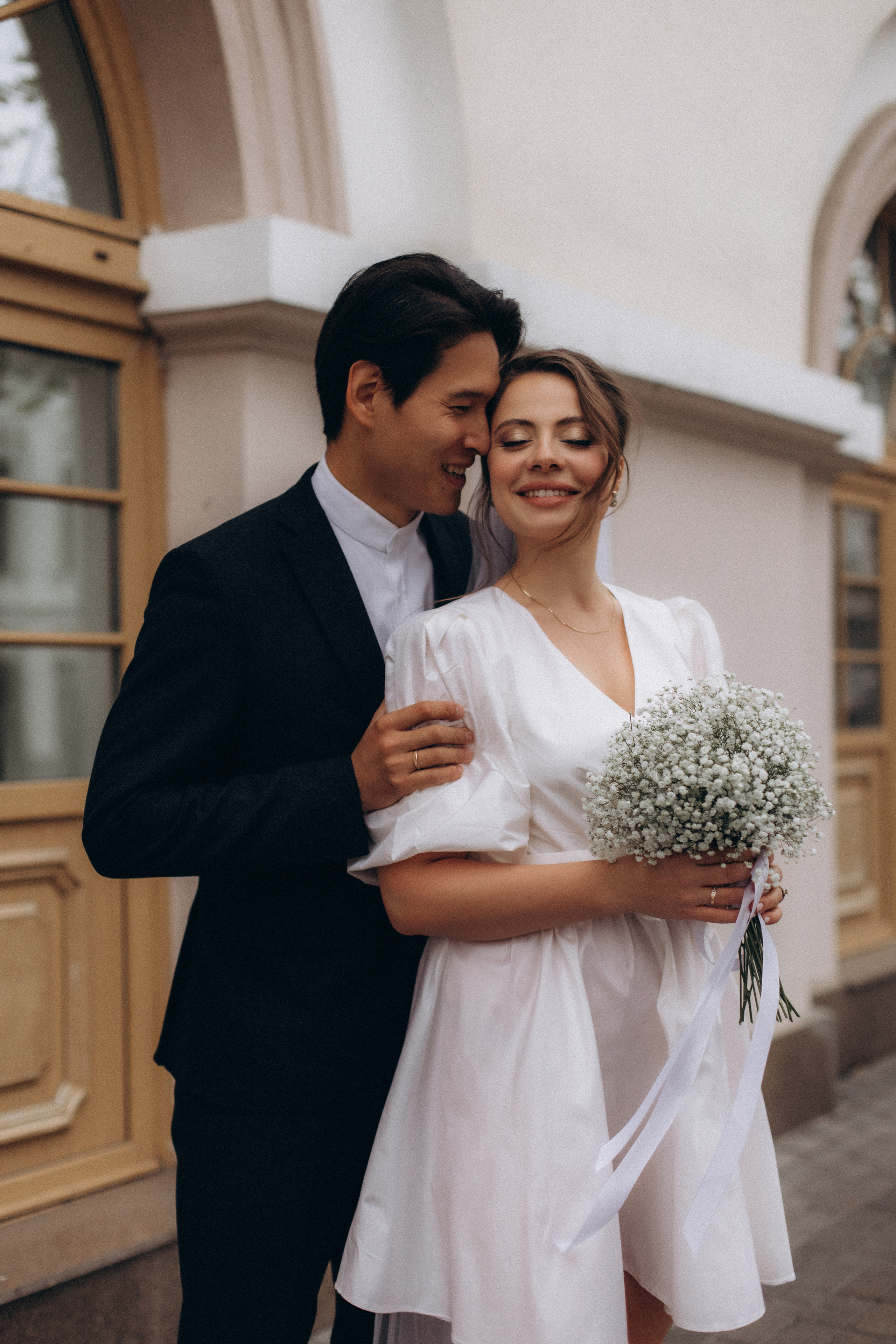 Свадебный фотограф Свадьба Казань Утро невесты Студия Казань Фотограф Казань Фотосессия Казань Жених Музей Прогулочная фотосессия Свадебные локации Свадебная локация Кремлевская улица