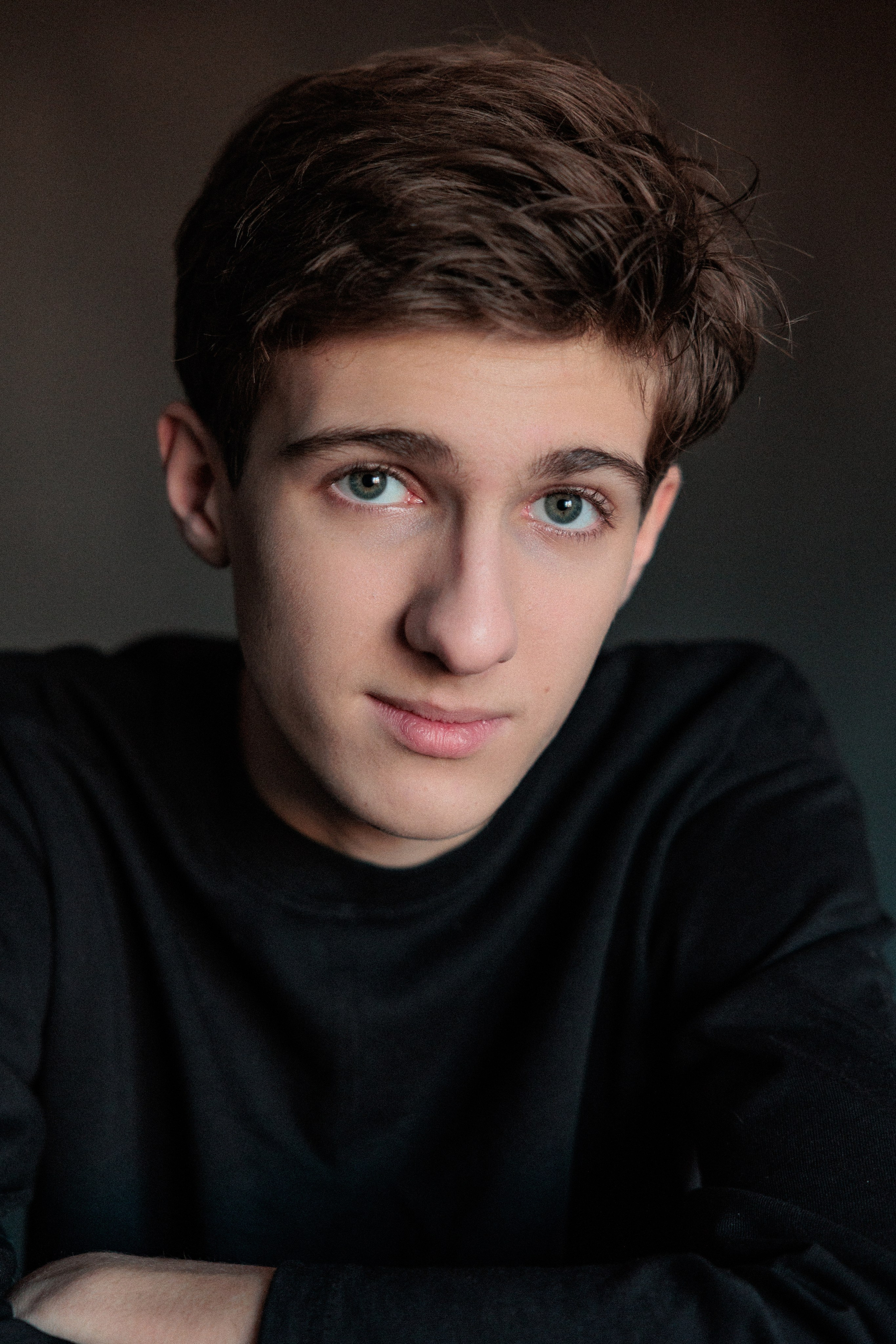 АРТЁМ. Я фотограф из Москвы к Вашим услугам