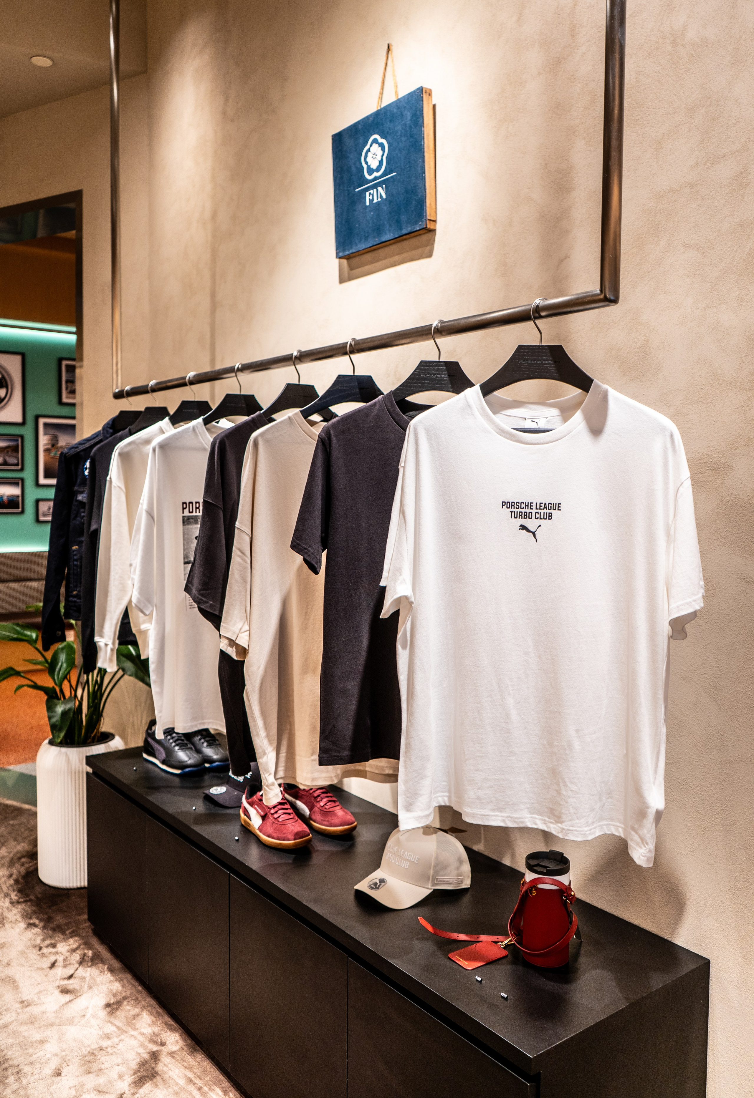 Шоурум Porsche. Главная