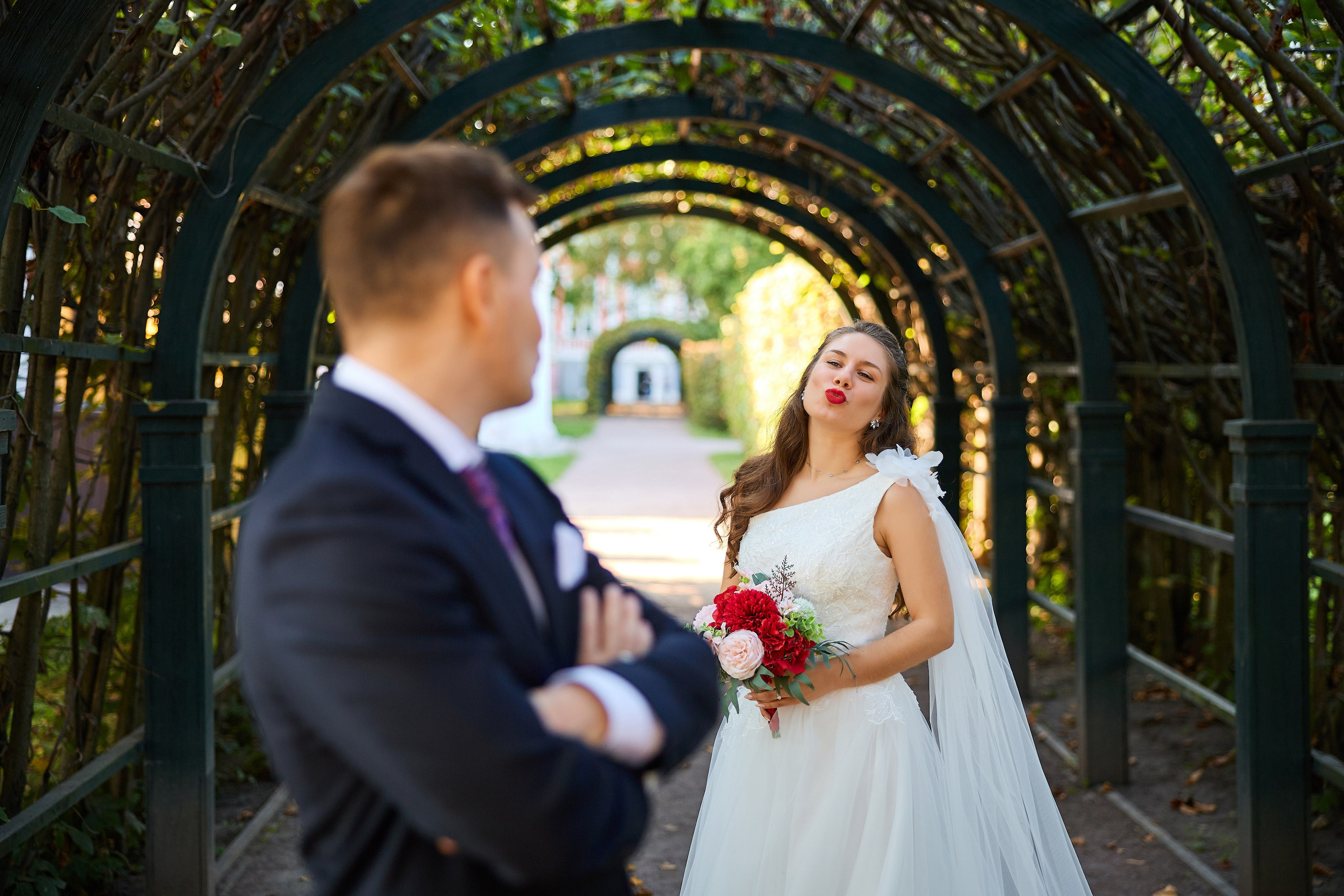 Свадебная фотосессия в Кусково. Свадебный фотограф Сергей Колбинский