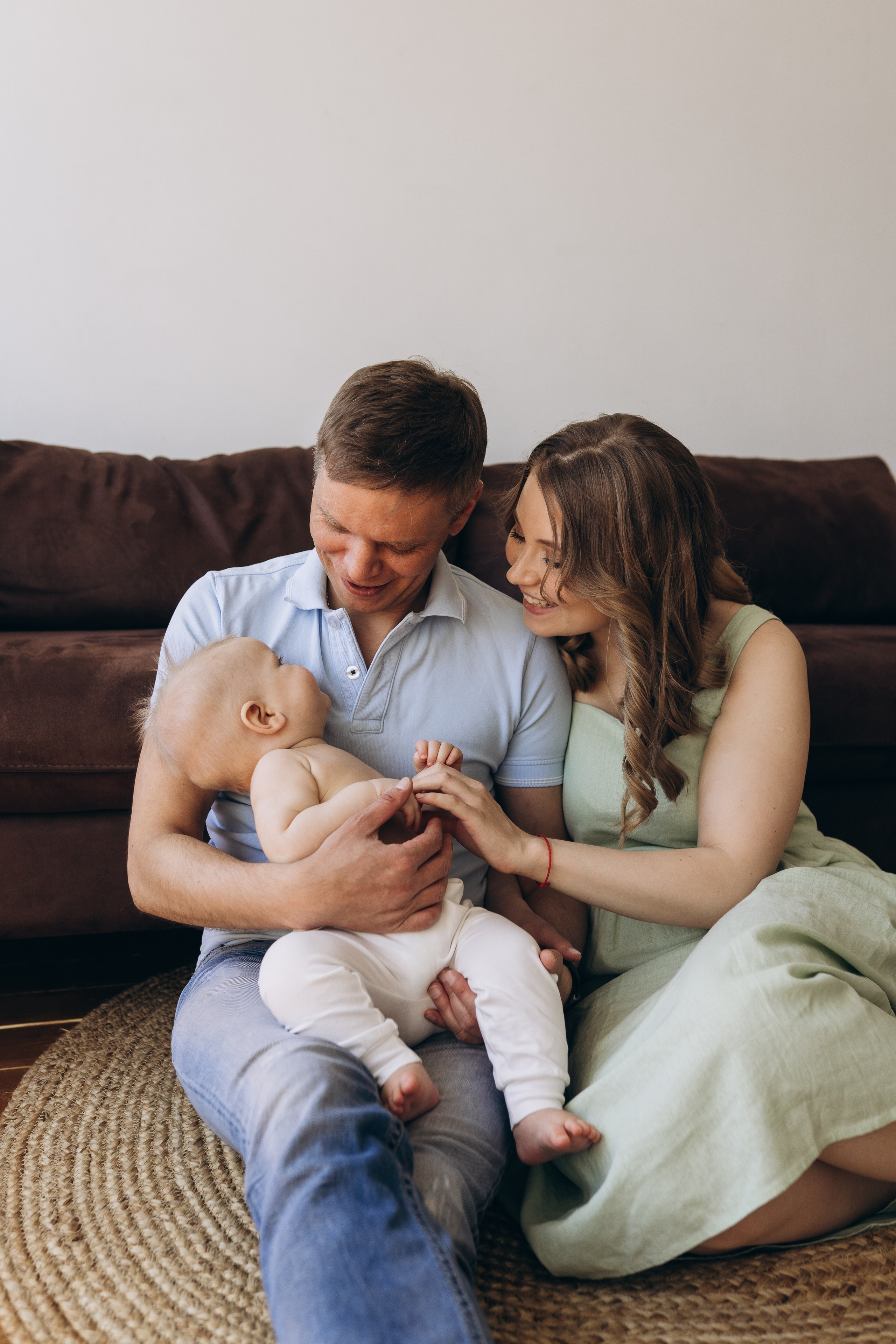 Семейная фотосессия в студии в Москве, семейный фотограф Анна Полушина. Свадебный фотограф в Москве Анна Полушина