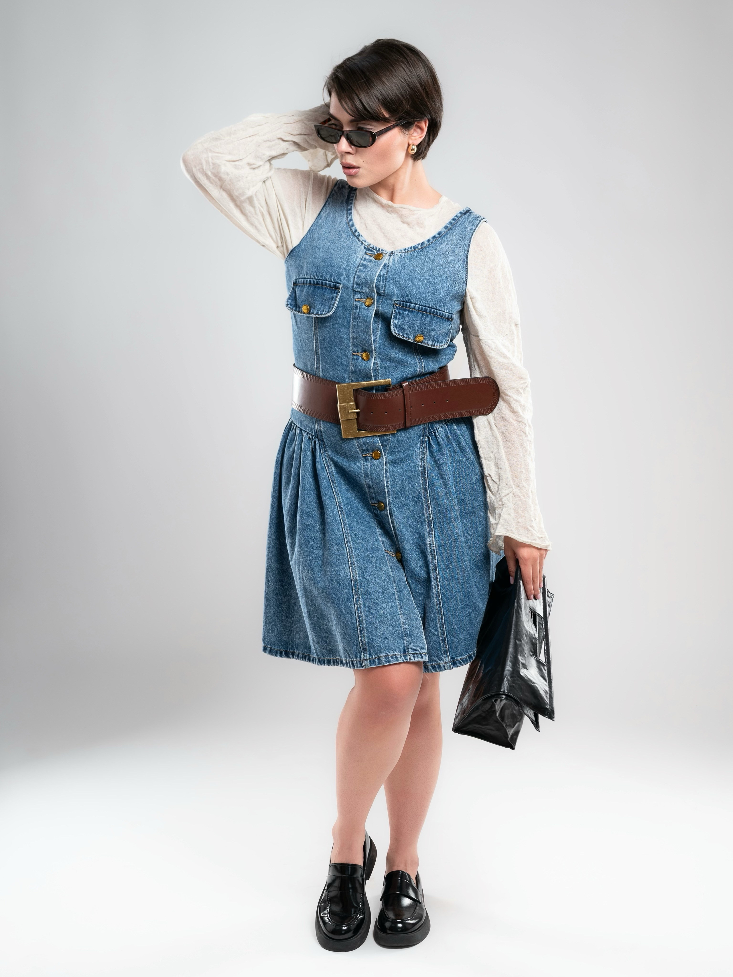 Джинсовый сарафан на 2х моделях. Предметный фотограф, фото для маркетплейсов Пятигорск, КМВ