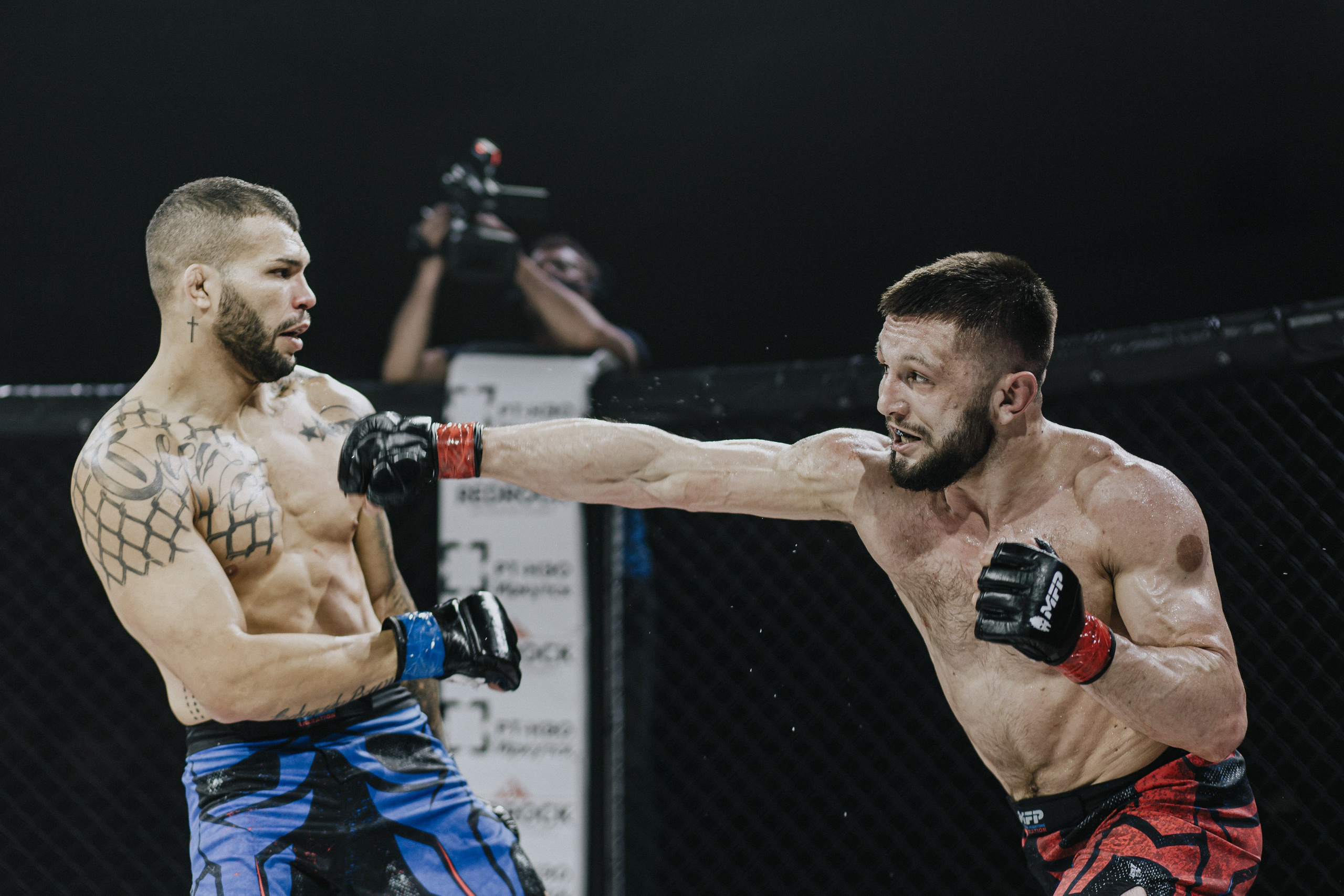 MFP246 МАКСИМ БУТОРИН VS МАРСИО БРЕНО. Фотограф Иркутск Антипин Сергей