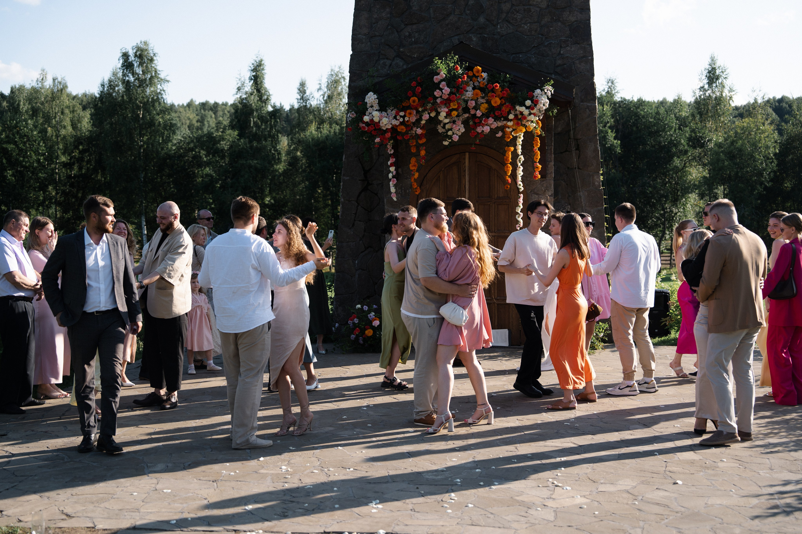 Арина & Иван. Камерная свадьба на природе в стиле в расслабленном стиле. Свадебный фотограф организатор в Санкт-Петербурге Ассоль Опарина