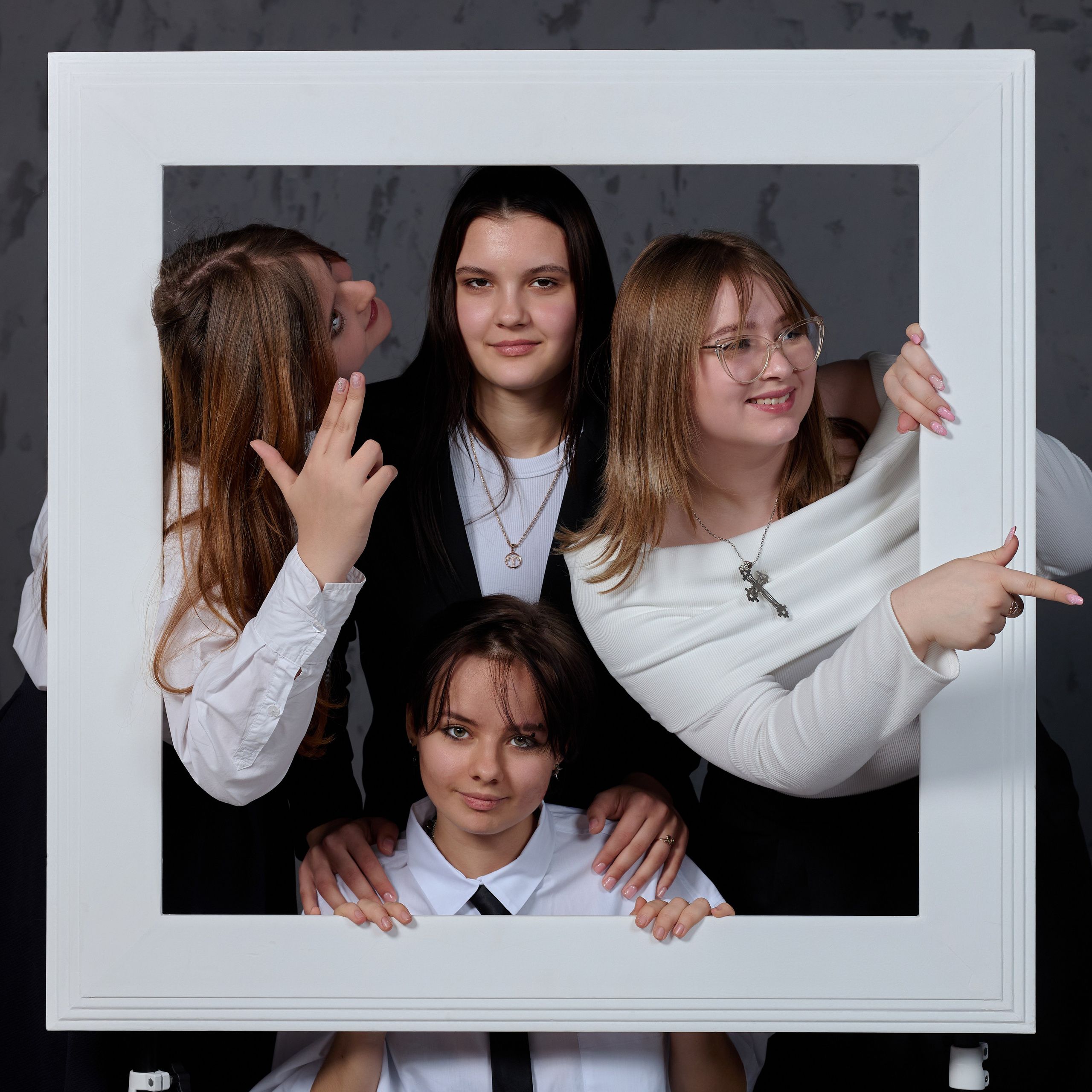 Сьемка выпускного альбома в Таганроге (с рамкой). Фотограф Выпускные альбомы Таганрог Сергей Коробченко