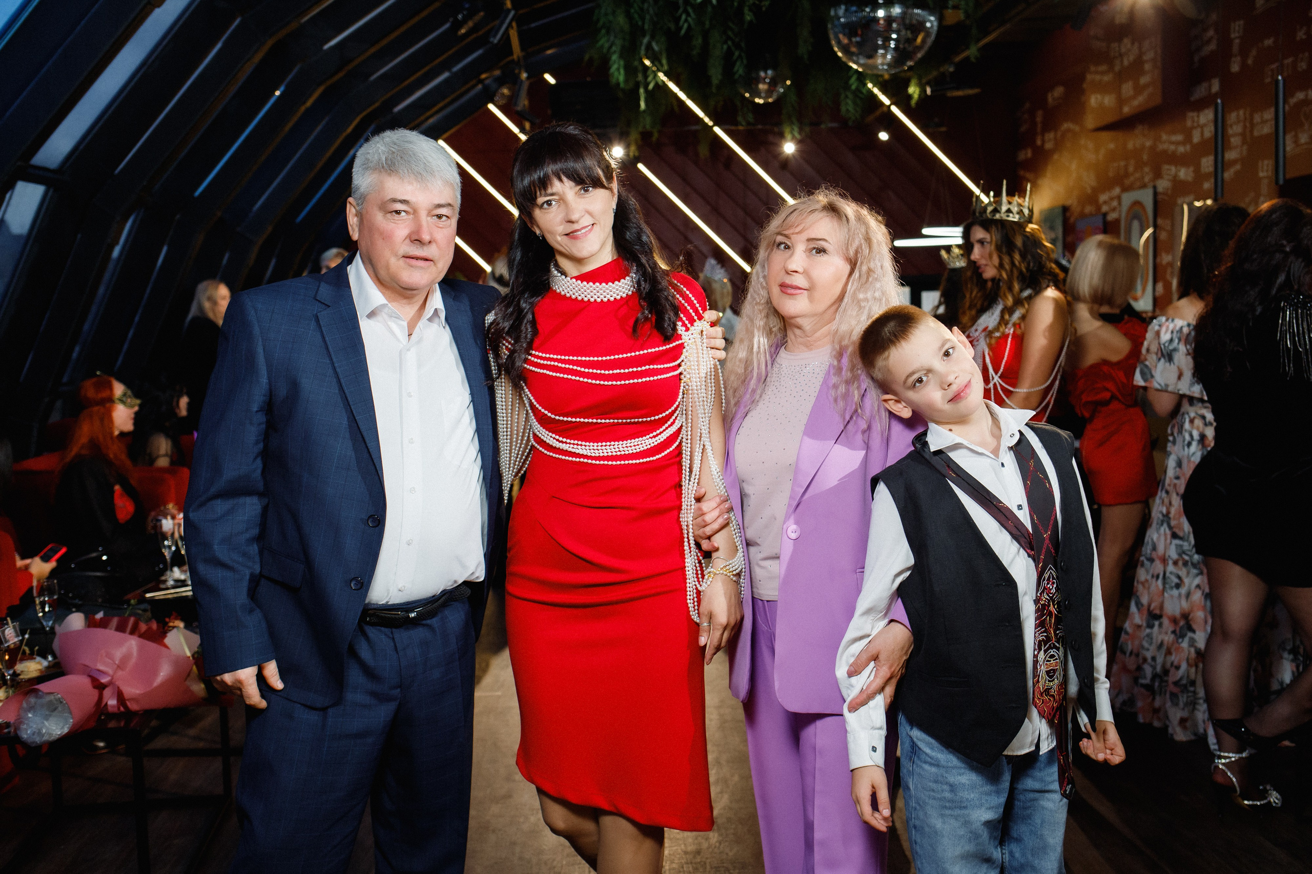 QUEEN KHV [12 ЛЕТ]. СВОИ. ФОТООТЧЕТЫ-СОБЫТИЯ-МЕСТА