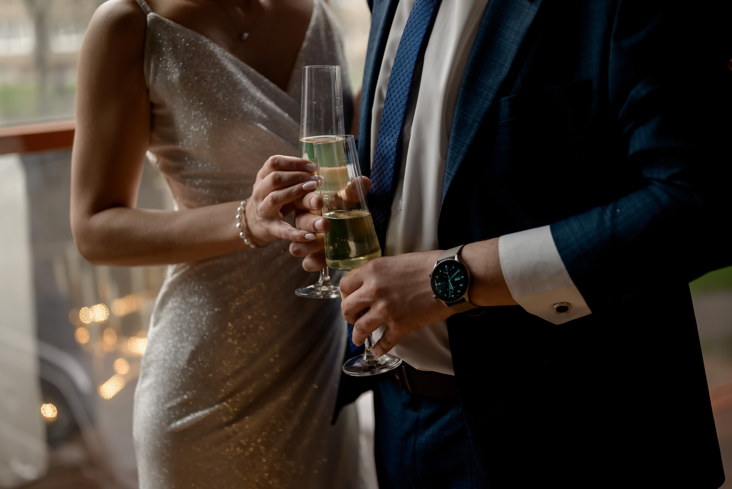 Свадебная фотосессия в синем зале. Юлия Басня семейный и свадебный фотограф в Донецке