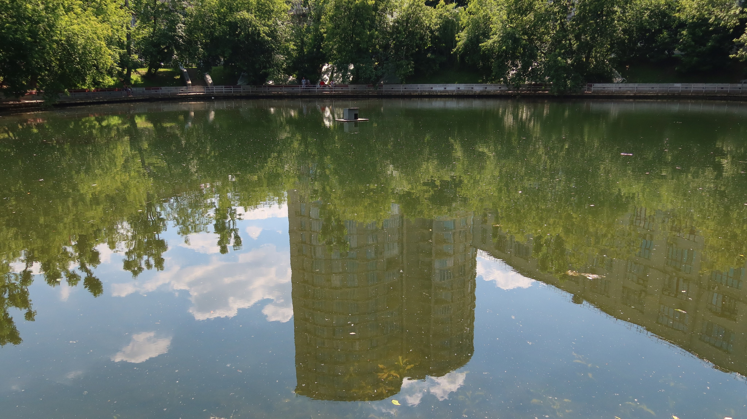 Антроповский сквер. Улица, люди, жизнь…