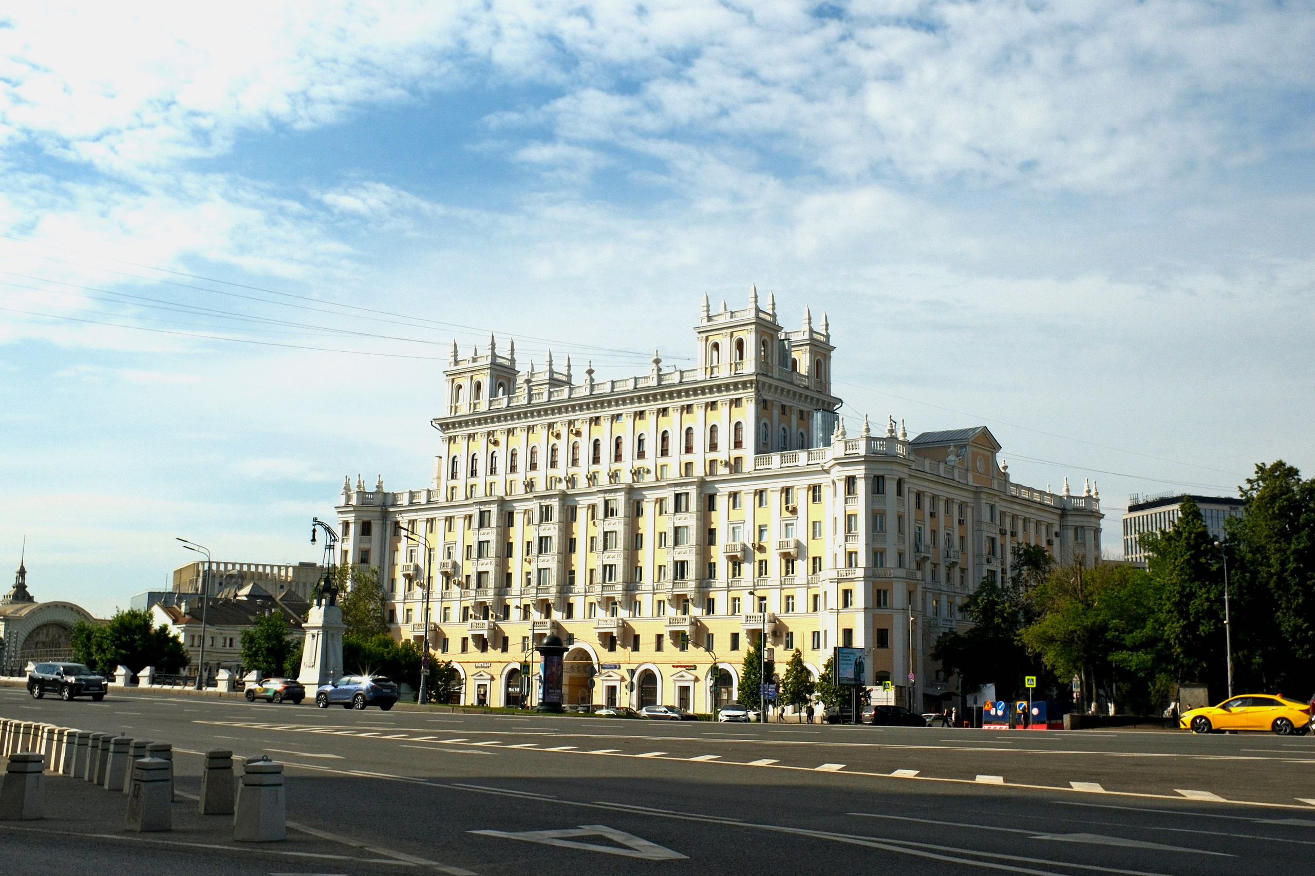 Улица, люди, жизнь…