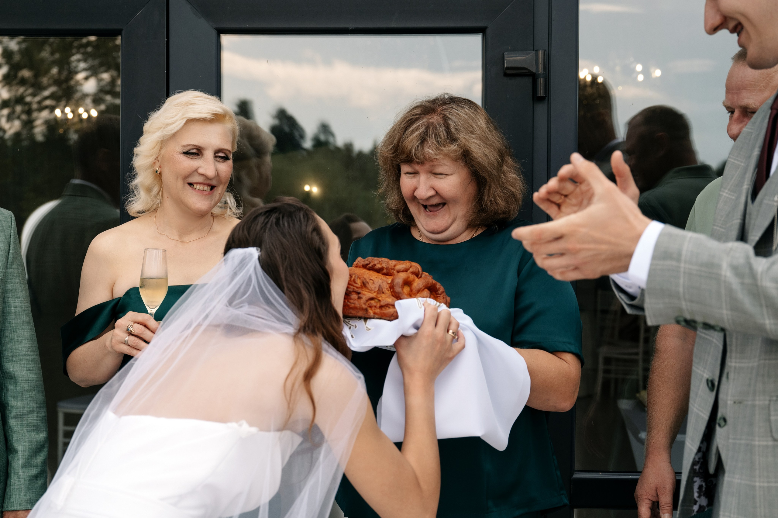 Свадьба в Гребнево в Трубецком. Свадебный и семейный фотограф Виктория Носачёва. Щелково, Москва и МО