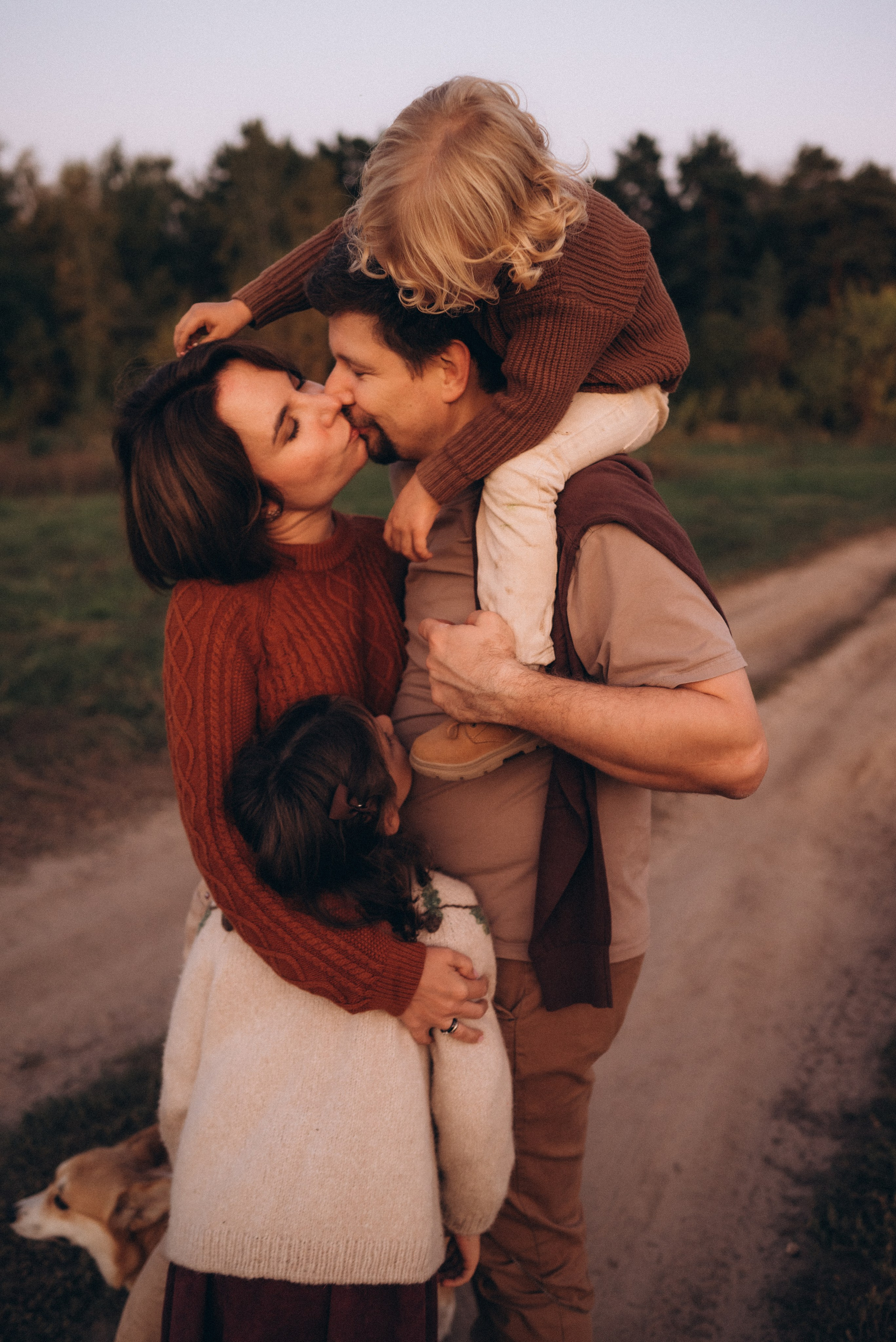 Данил, Светлана, Оля, Юра и Булочка. Семейный фотограф Юлия Власова