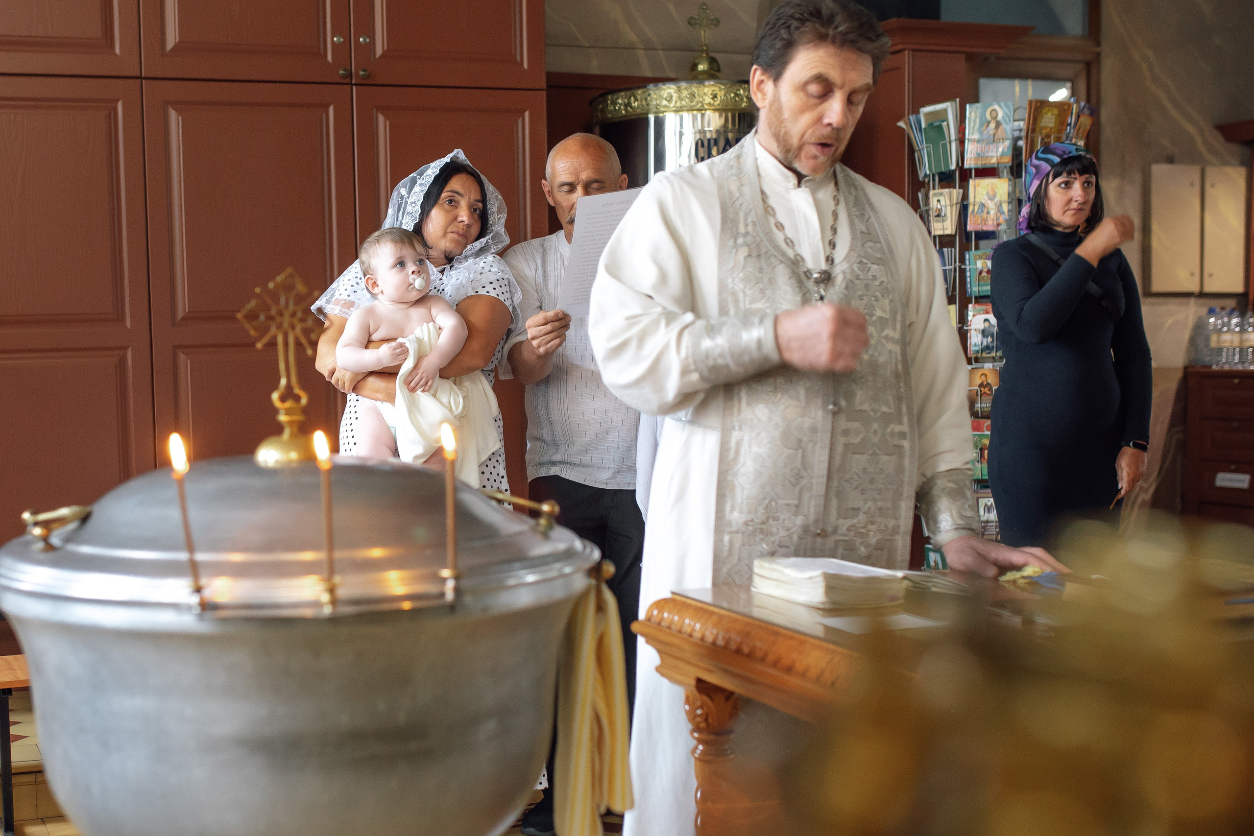 Фотосъемка крещения Крещение в храме. Свадебный фотограф Калуга Москва Диана Румянцева