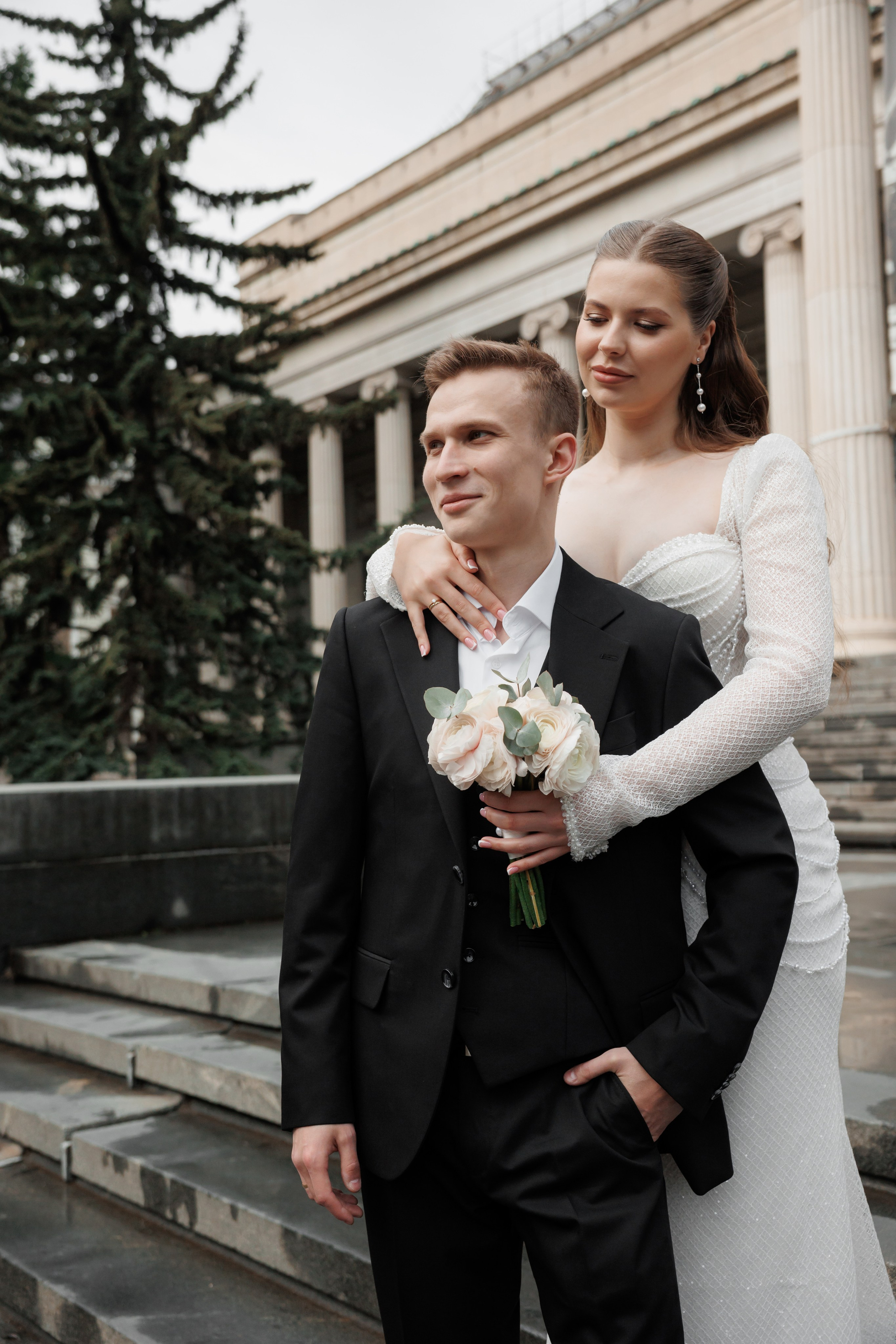 Фотосессия у Пушкинского музей. Свадебный и репортажный фотограф (Москва, Королев и другие)