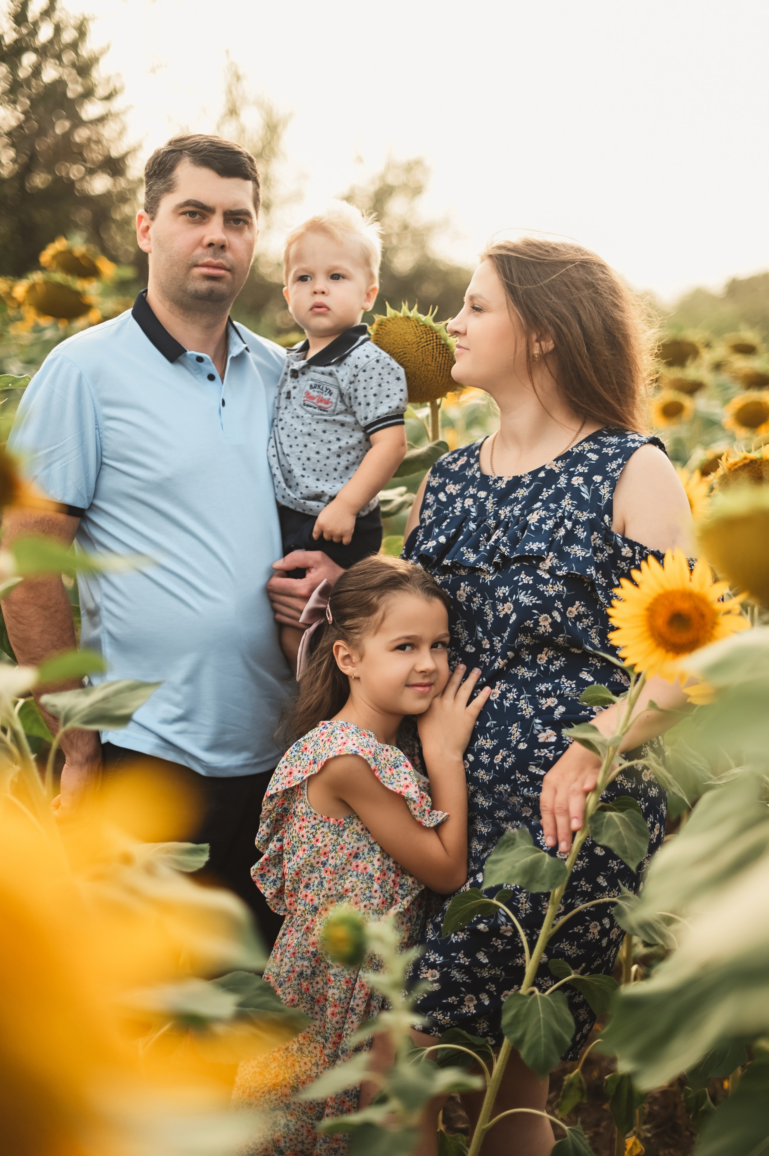 Подсолнухи Света, Даша, Миша, Александр. Фотограф Алёна Мил