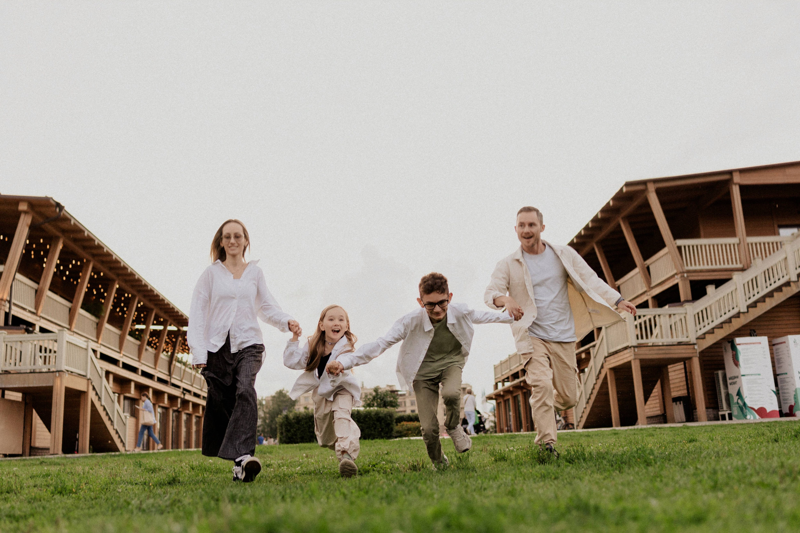 Артур, Лара, Егор и Алина. Свадебный фотограф Чайковский