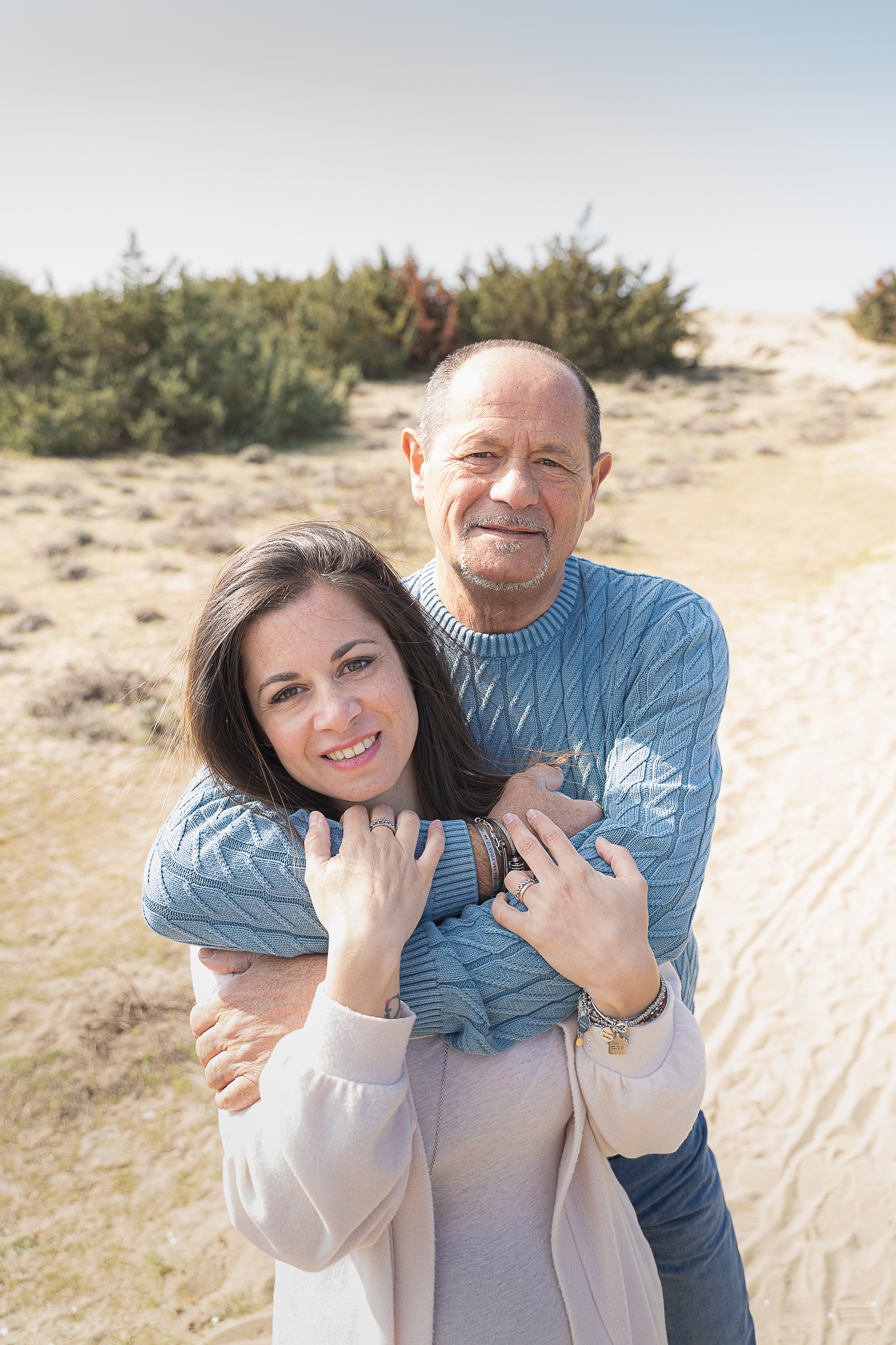 Martina with parents. Family Lifestyle Photographer in Lucca, Italia