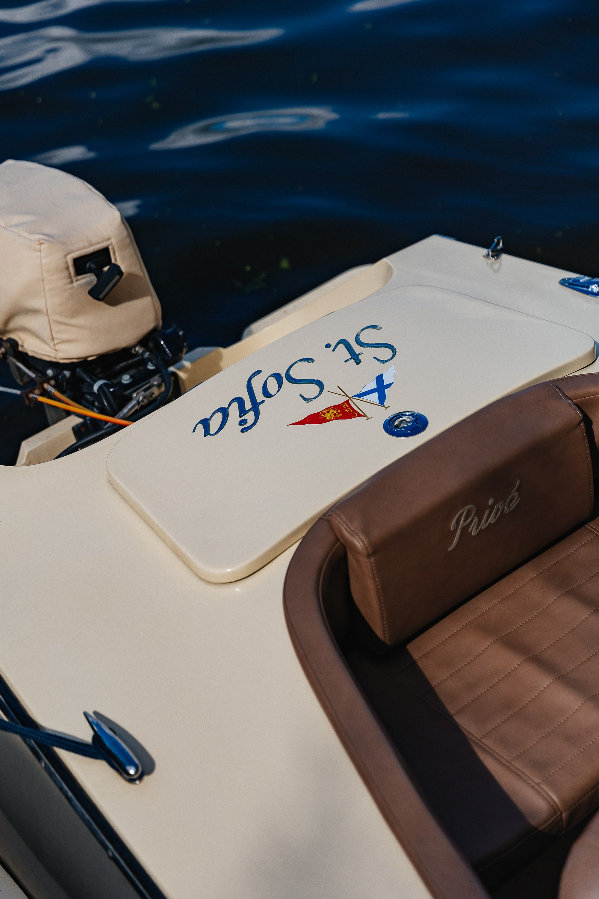 девичник на ретро катерах, ретрокатер, фотограф на девичник, прогулка на яхте, фотосессия на катере, ретро-катер, катер в москве