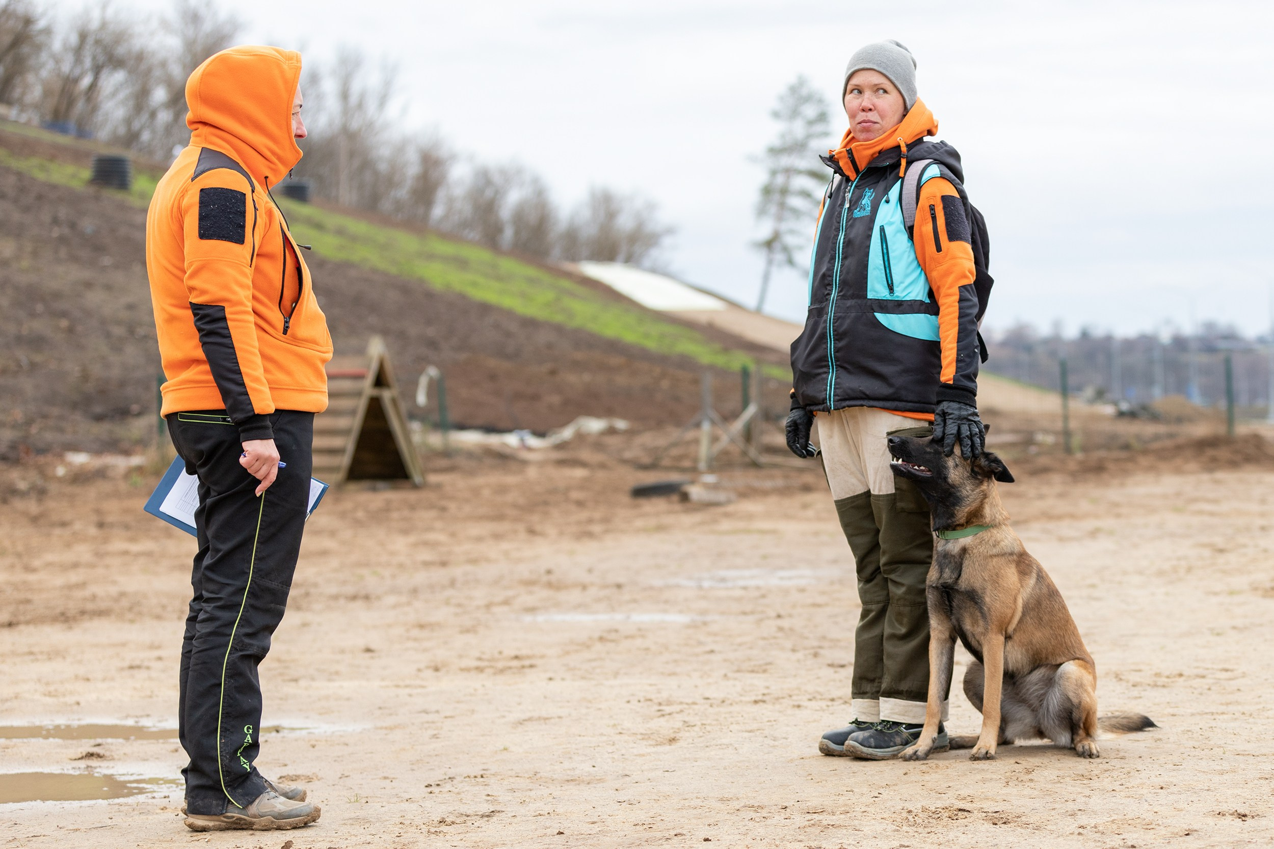 Вера и Чейз на экзамене ОКД. Фотограф-анималист в Калуге Мария Шерскова