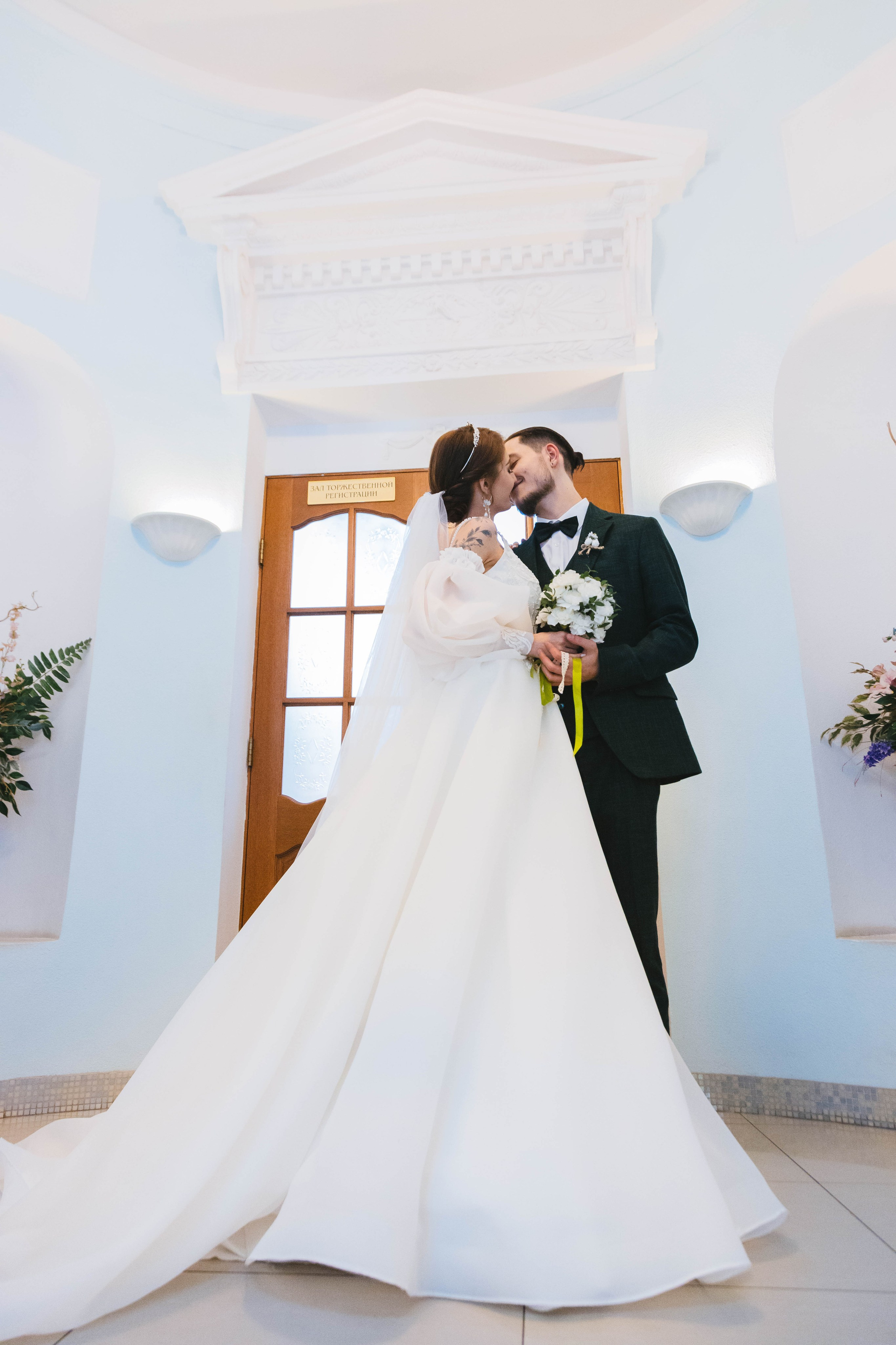 Свадебный день Елены и Дмитрия. Профессиональный фотограф Максим Романов в городе Хабаровске