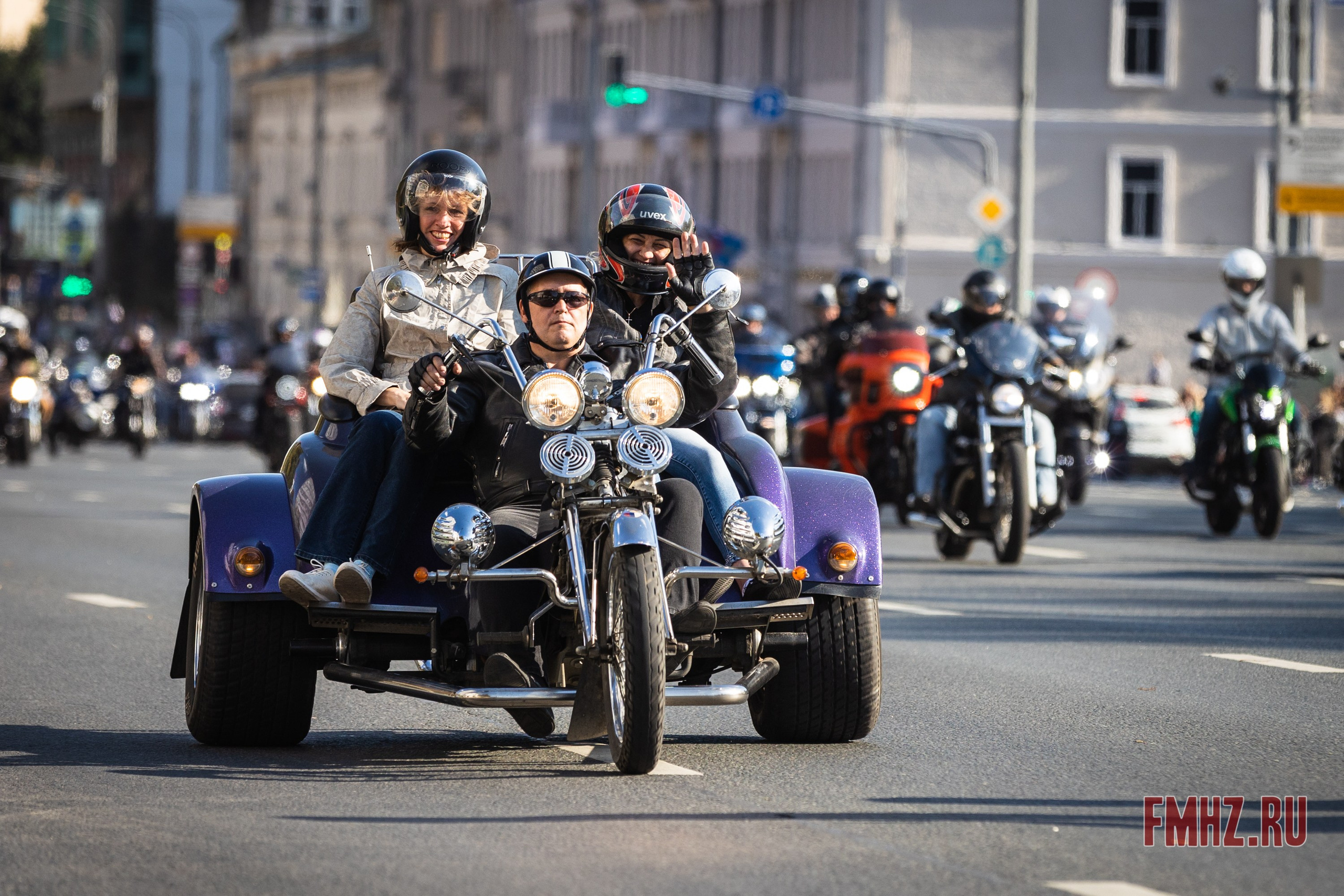 Закрытие Мотосезона 2023 на проспекте Академика Сахарова. Фотограф Владимир Охрименко