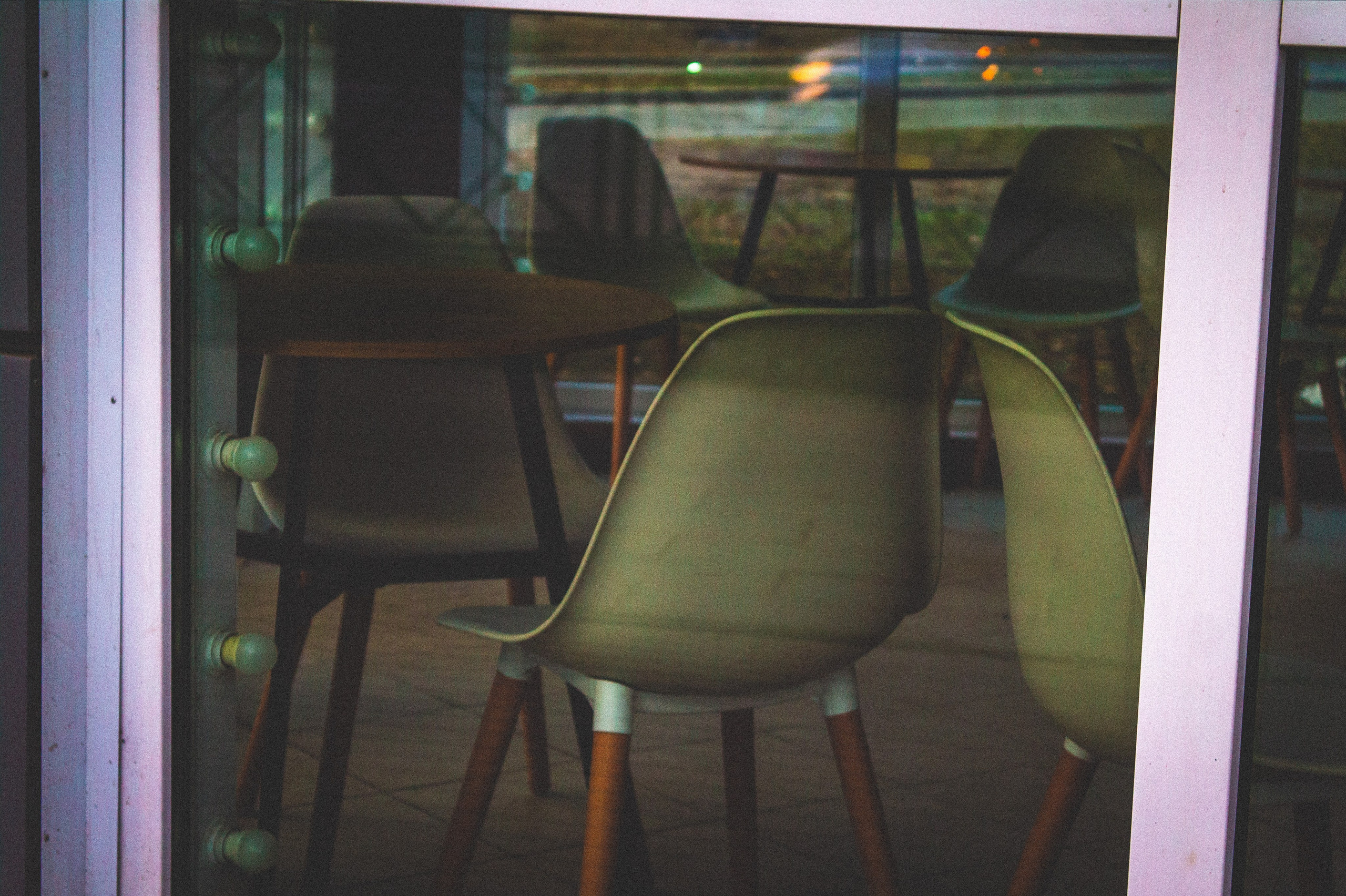 На телефоне. Den Mirov — Фотограф, Музыкант