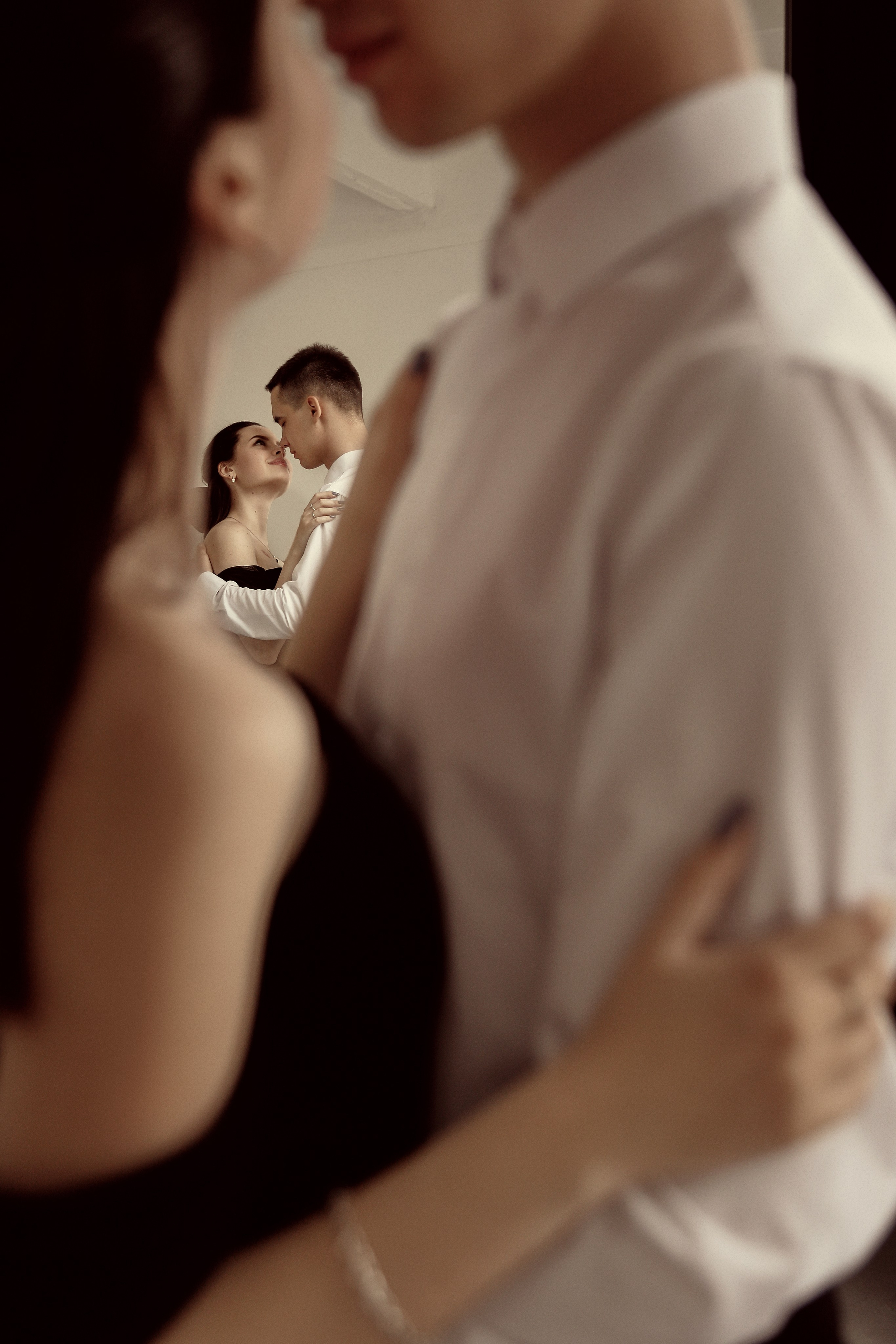 Стильная студийная фотосессия для влюбленных пар в Москве. Профессиональный фотограф в Москве. Елена Шуваева