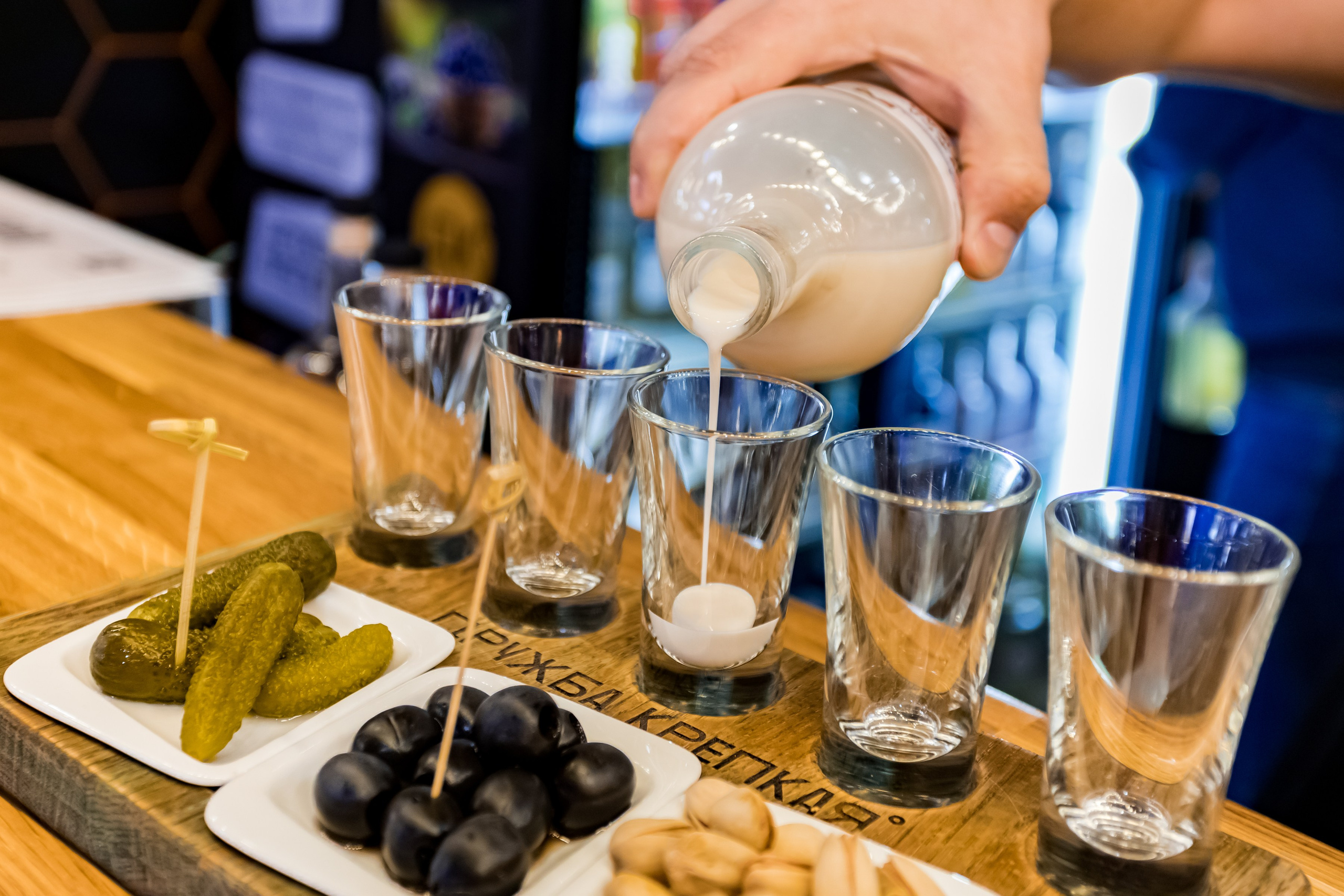 Фотосъемка для бара Дружба крепкая в ТЦ Нора. Интерьеры, Контент, Портреты | Фотограф в Москве Дани Терно