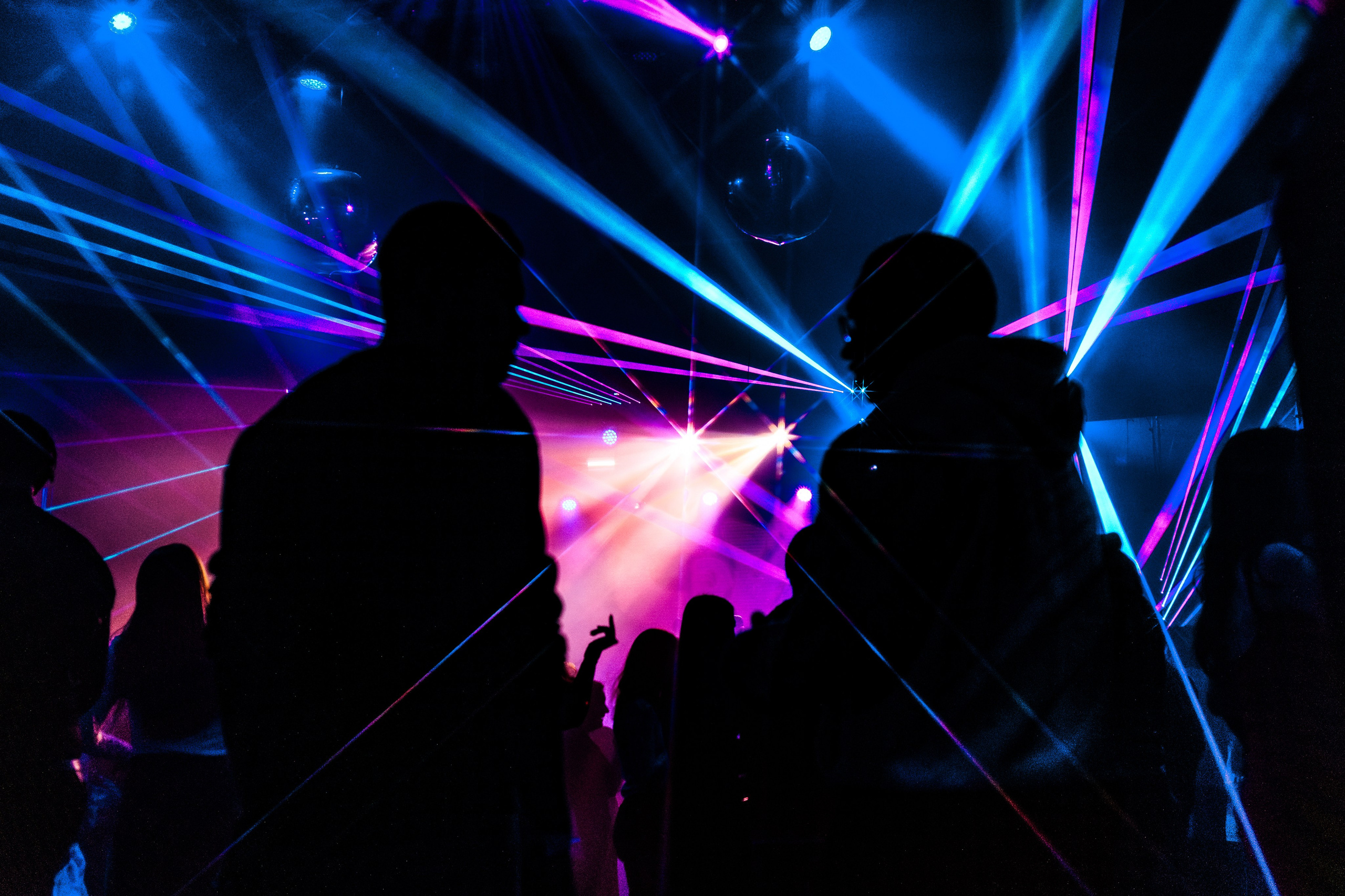 18.01.25 Tinder party. Репортажный фотограф Екатеринбург | Яркий, качественный репортаж | Концерты, клубы, репортаж, праздники, корпоративы