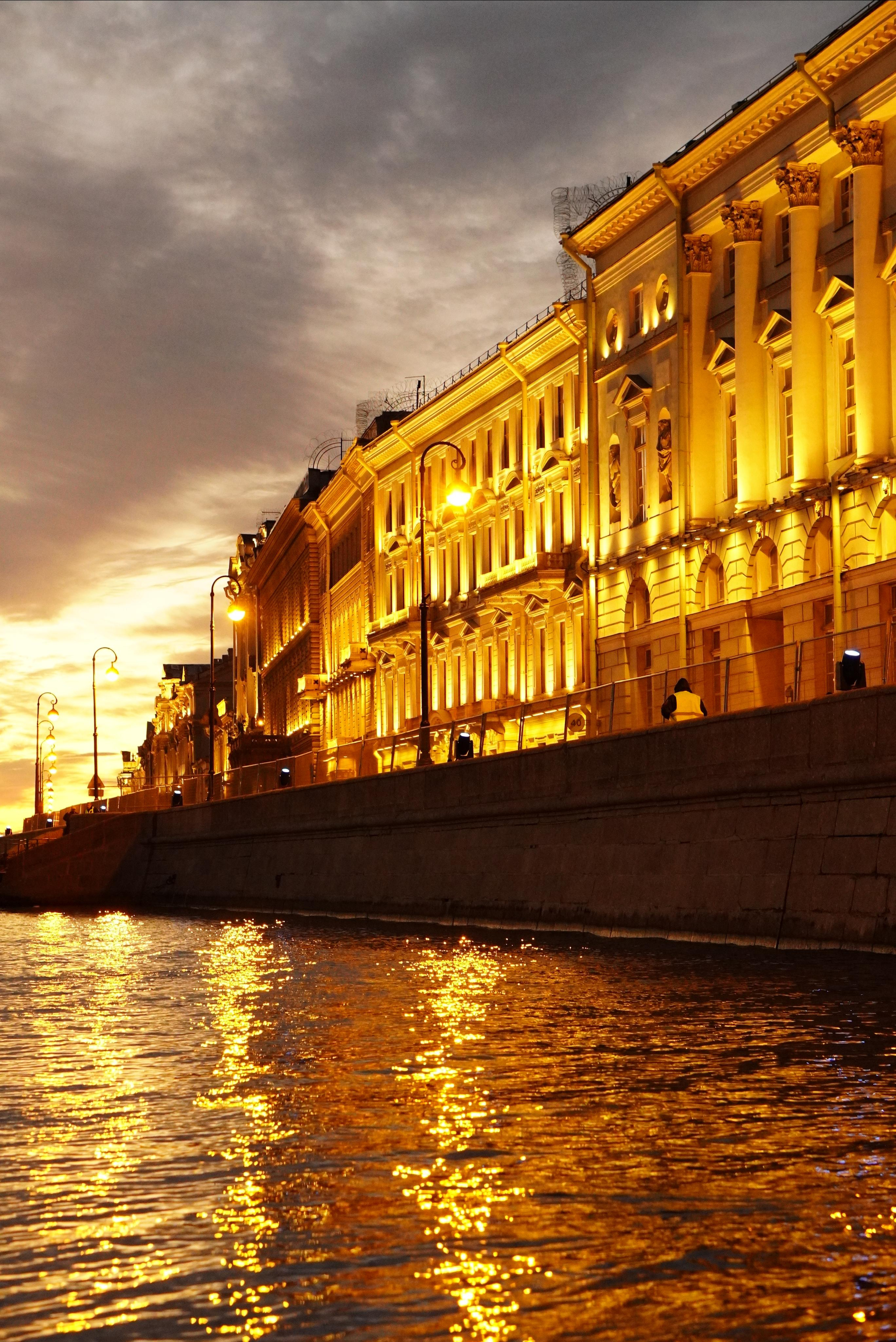 Spb Night. ФОТОГРАФ РАДОСТИ Фотосессия в студии СПб. Портретный фотограф — Юрий Торлопов