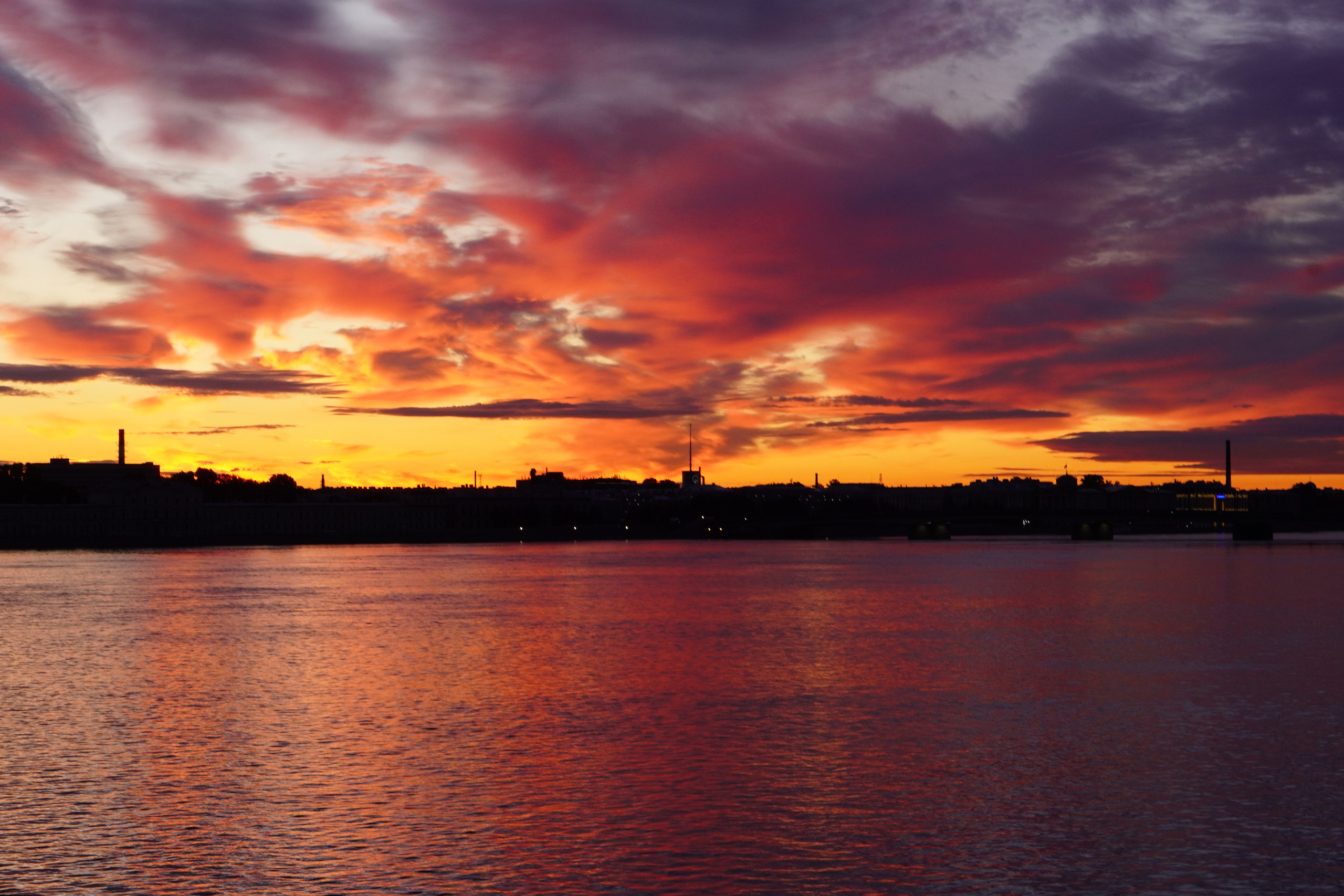Spb Night. ФОТОГРАФ РАДОСТИ Фотосессия в студии СПб. Портретный фотограф — Юрий Торлопов