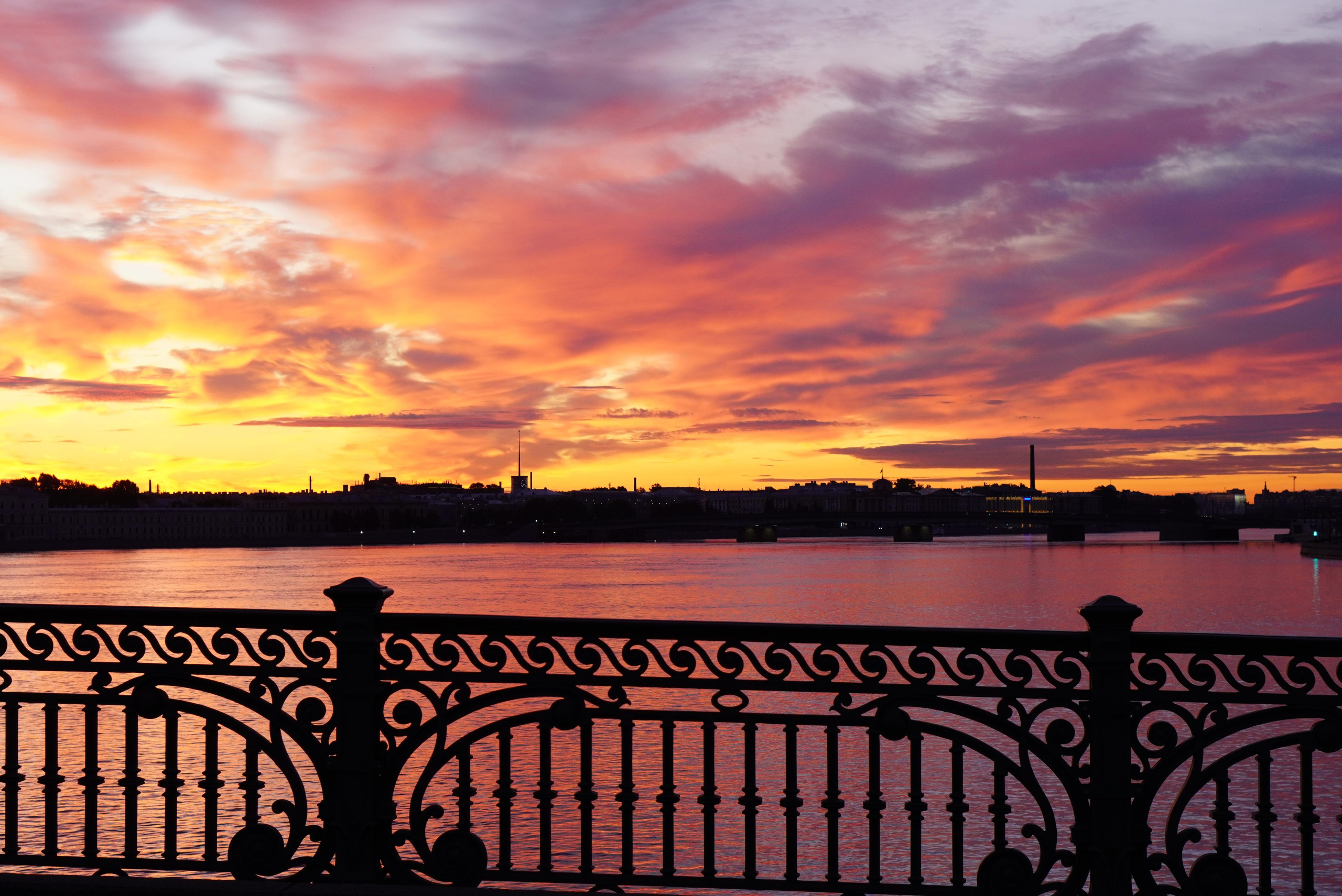Spb Night. ФОТОГРАФ РАДОСТИ Фотосессия в студии СПб. Портретный фотограф — Юрий Торлопов