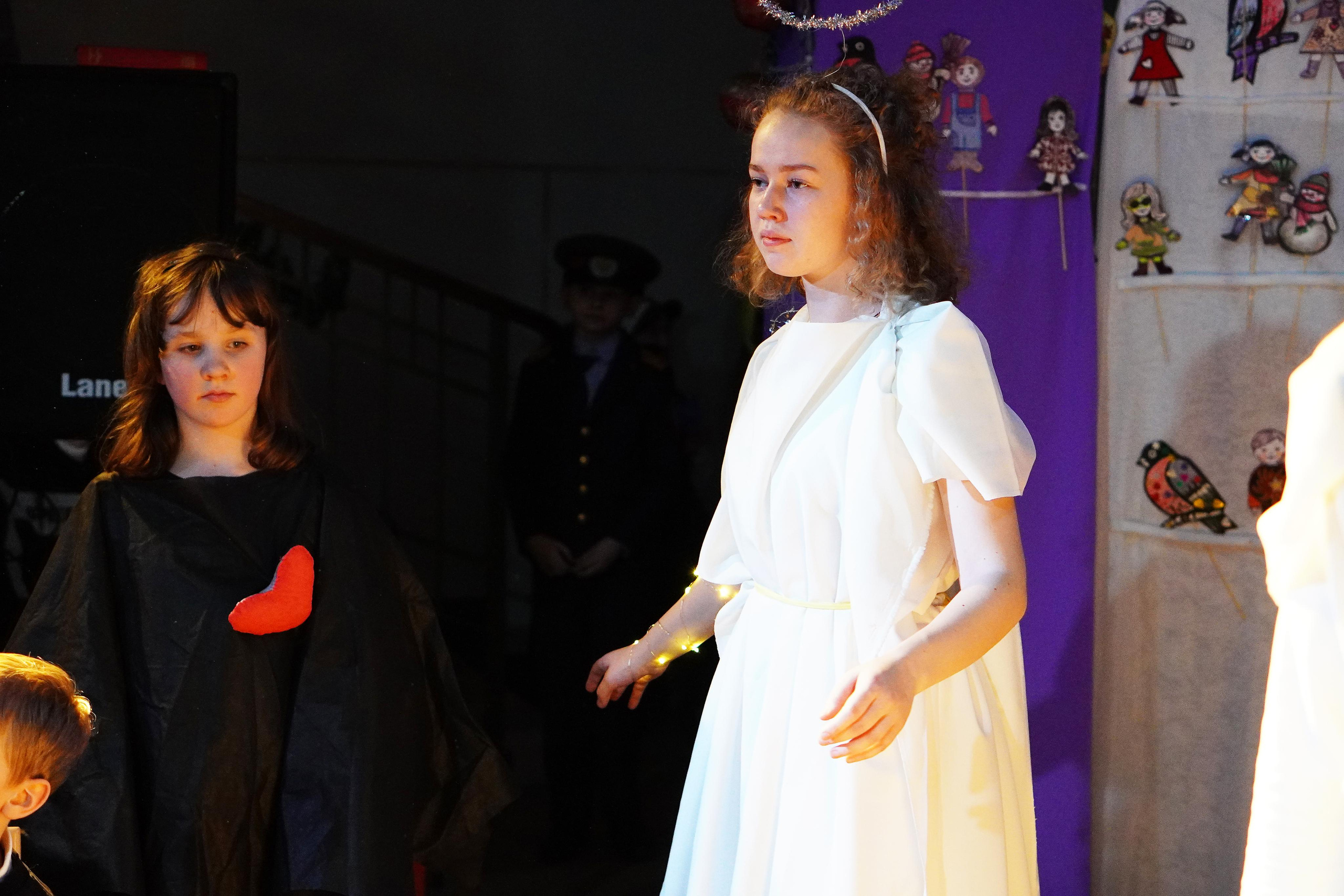 ГОЛУБОЙ ПОЕЗД. Детский Рожественский спектакль. Backstage. ФОТОГРАФ РАДОСТИ Фотосессия в студии СПб. Портретный фотограф — Юрий Торлопов