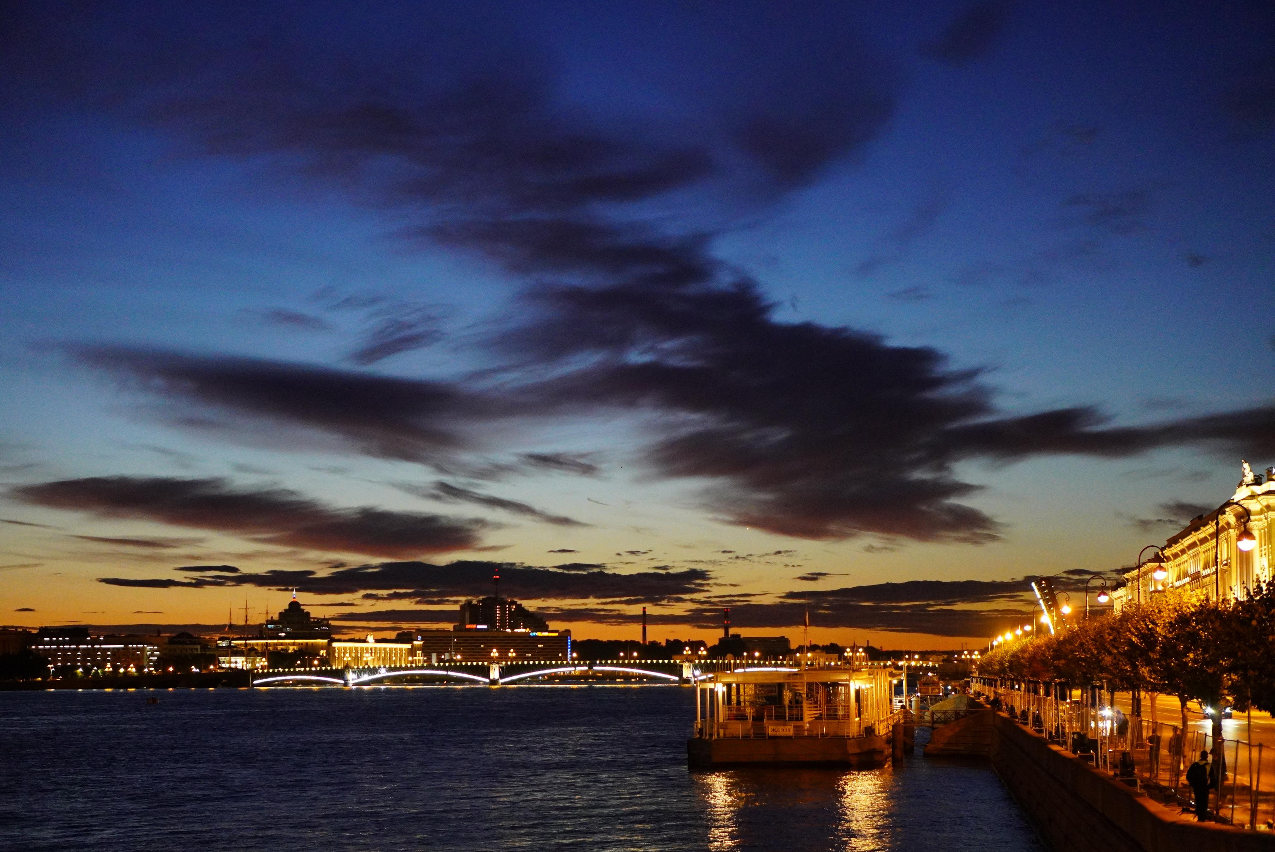 Spb Night. ФОТОГРАФ РАДОСТИ Фотосессия в студии СПб. Портретный фотограф — Юрий Торлопов