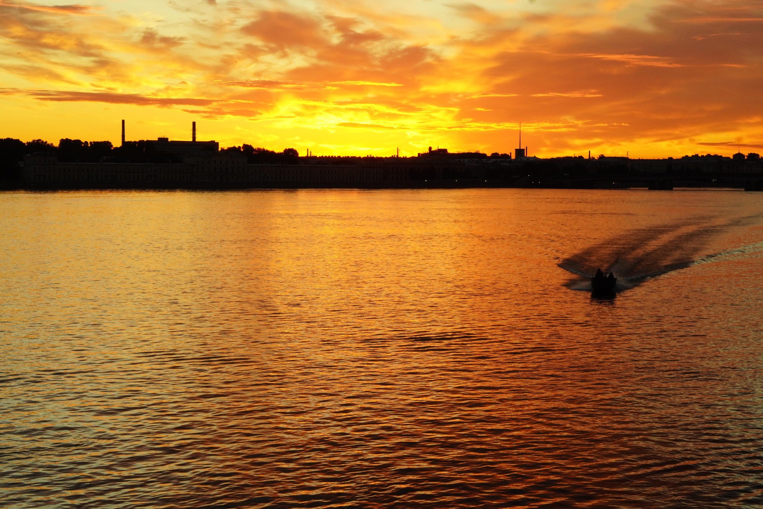 Spb Night. ФОТОГРАФ РАДОСТИ Фотосессия в студии СПб. Портретный фотограф — Юрий Торлопов