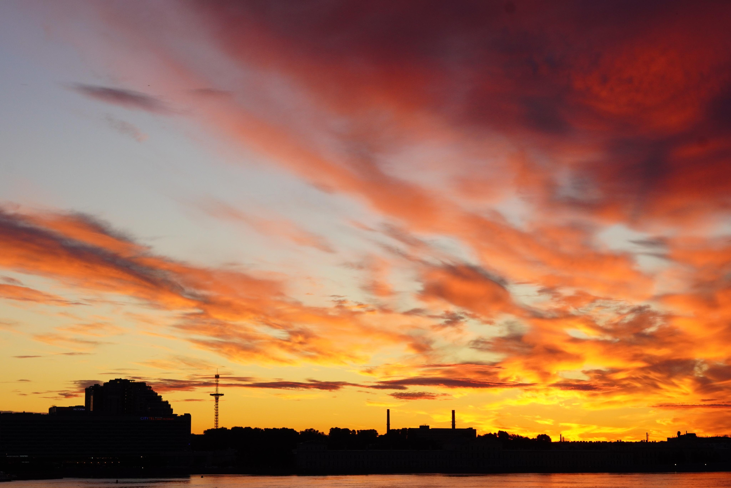 Spb Night. ФОТОГРАФ РАДОСТИ Фотосессия в студии СПб. Портретный фотограф — Юрий Торлопов