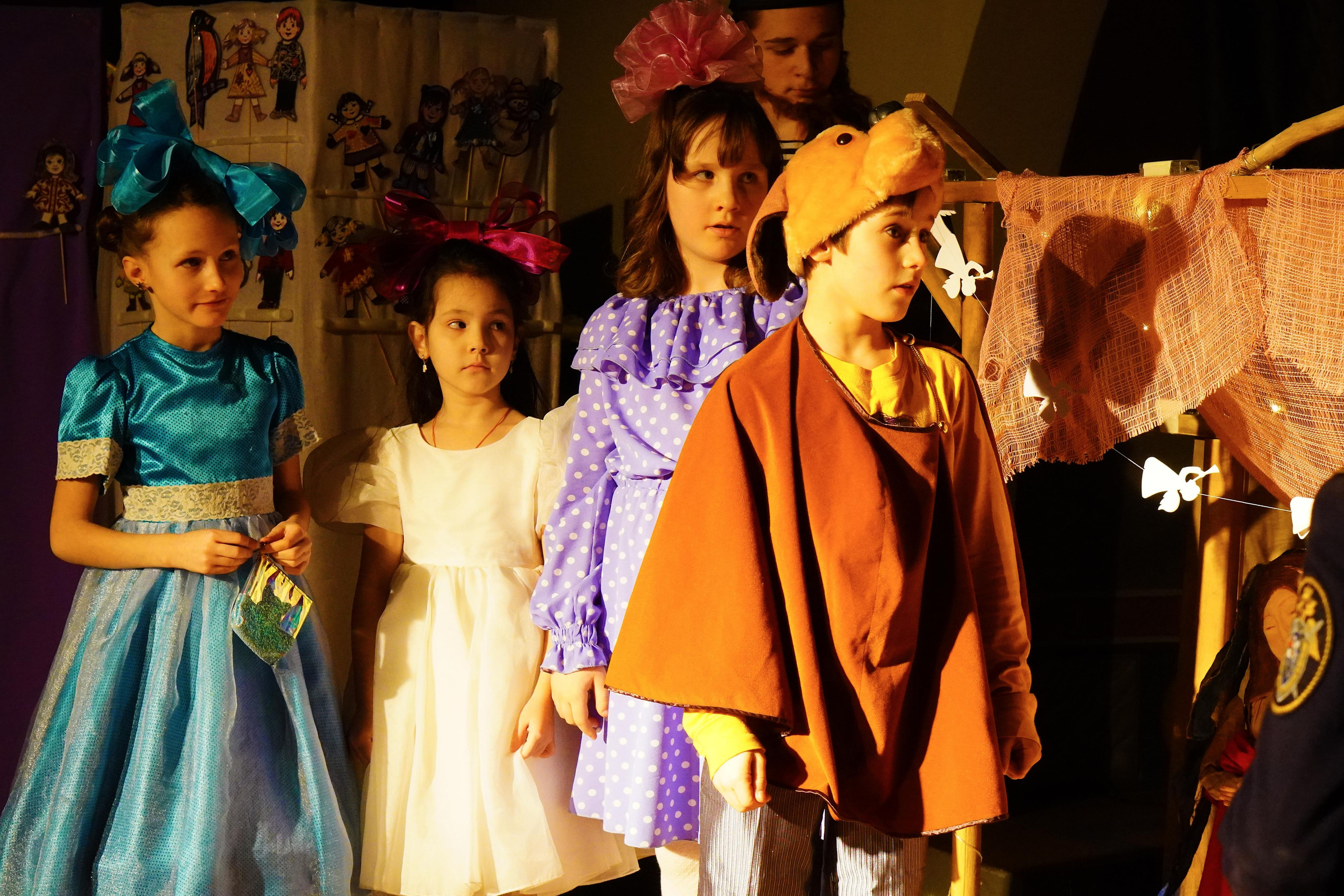 ГОЛУБОЙ ПОЕЗД. Детский Рожественский спектакль. Backstage. ФОТОГРАФ РАДОСТИ Фотосессия в студии СПб. Портретный фотограф — Юрий Торлопов