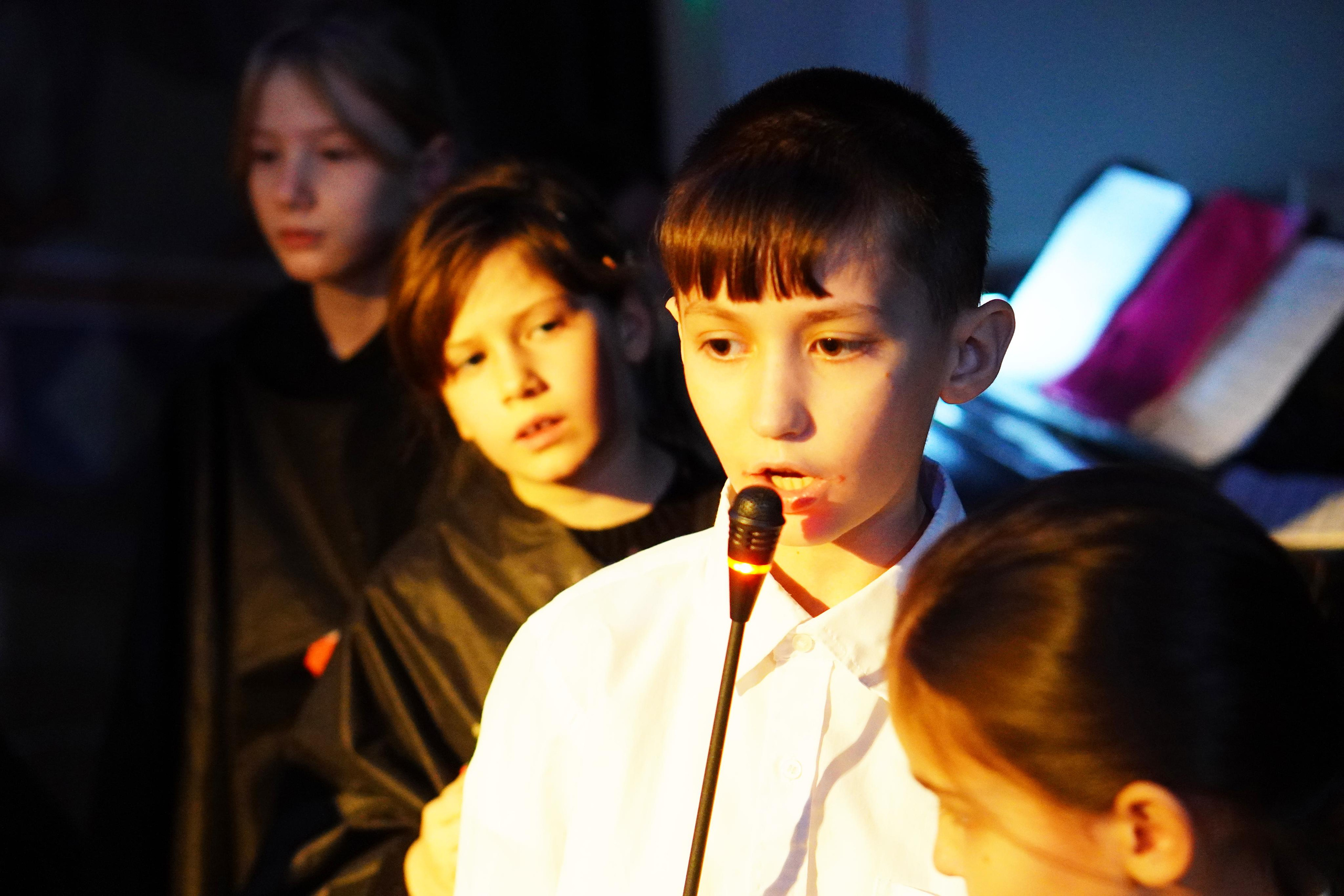 ГОЛУБОЙ ПОЕЗД. Детский Рожественский спектакль. Backstage. ФОТОГРАФ РАДОСТИ Фотосессия в студии СПб. Портретный фотограф — Юрий Торлопов