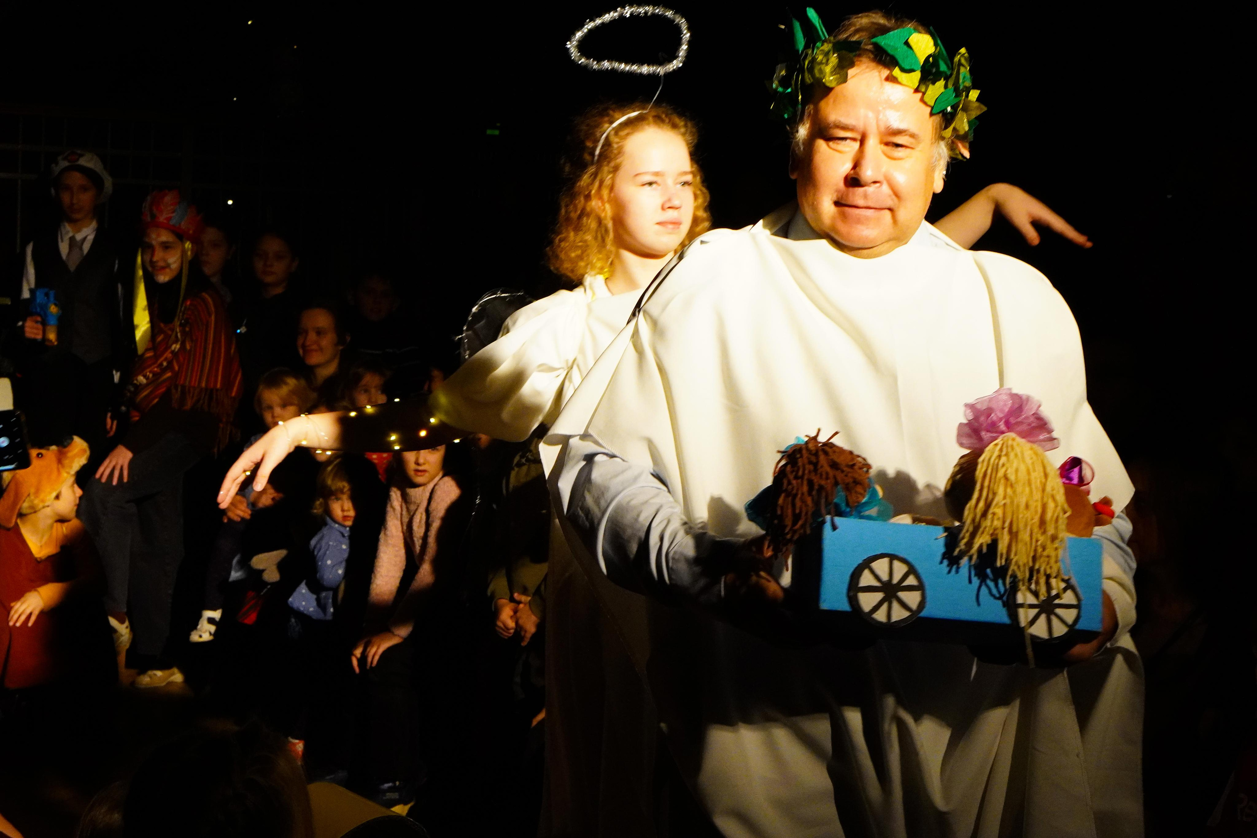 ГОЛУБОЙ ПОЕЗД. Детский Рожественский спектакль. Backstage. ФОТОГРАФ РАДОСТИ Фотосессия в студии СПб. Портретный фотограф — Юрий Торлопов