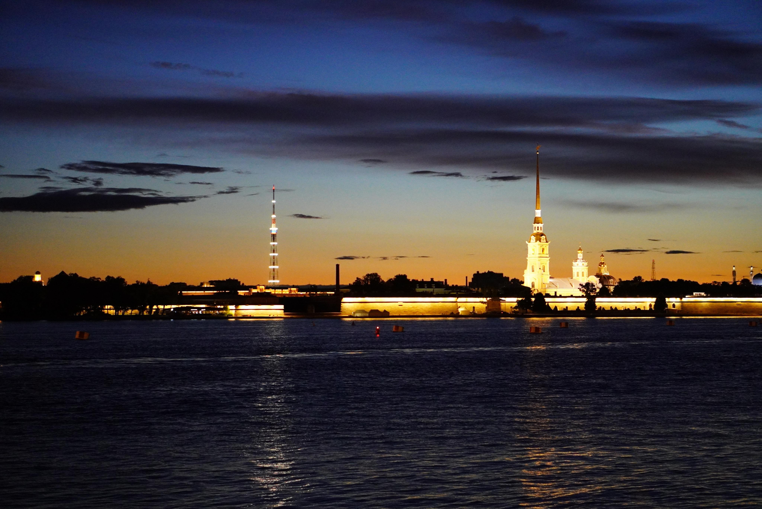 Spb Night. ФОТОГРАФ РАДОСТИ Фотосессия в студии СПб. Портретный фотограф — Юрий Торлопов
