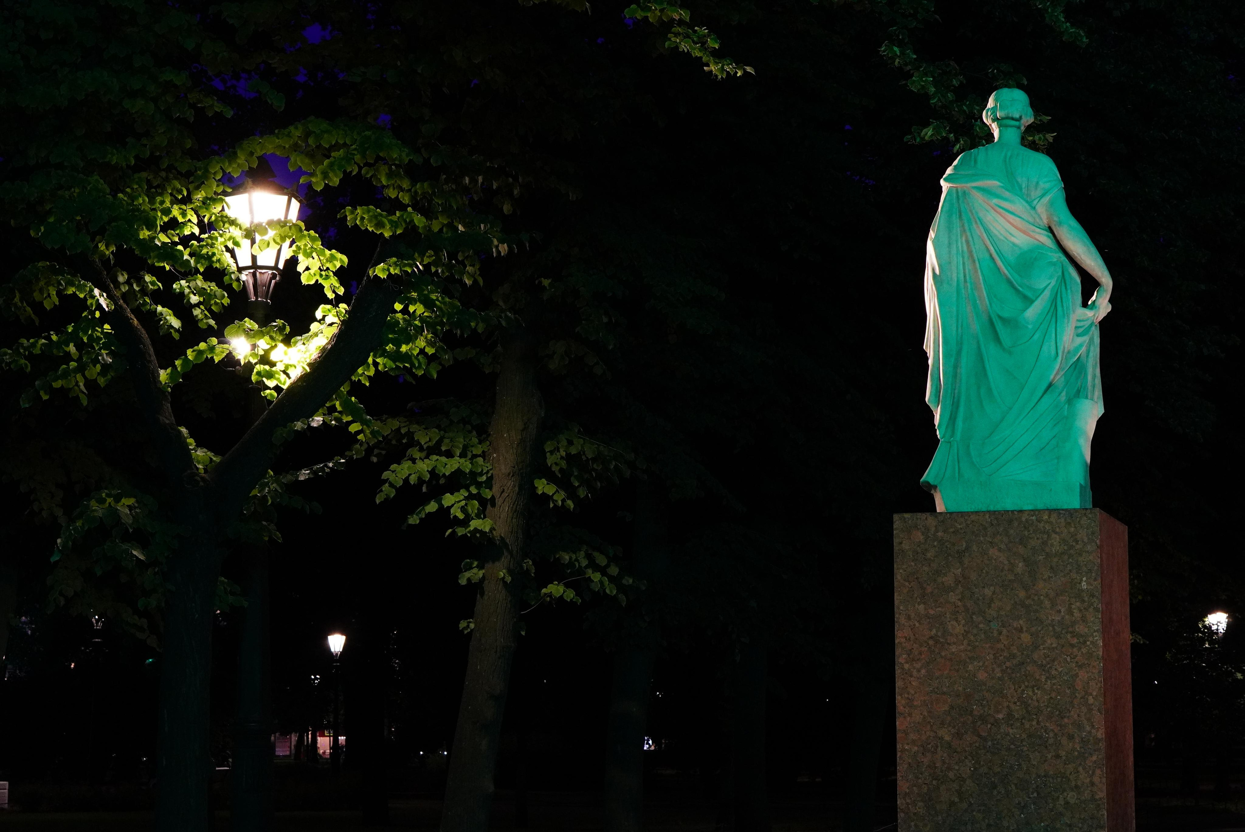 Spb Night. ФОТОГРАФ РАДОСТИ Фотосессия в студии СПб. Портретный фотограф — Юрий Торлопов