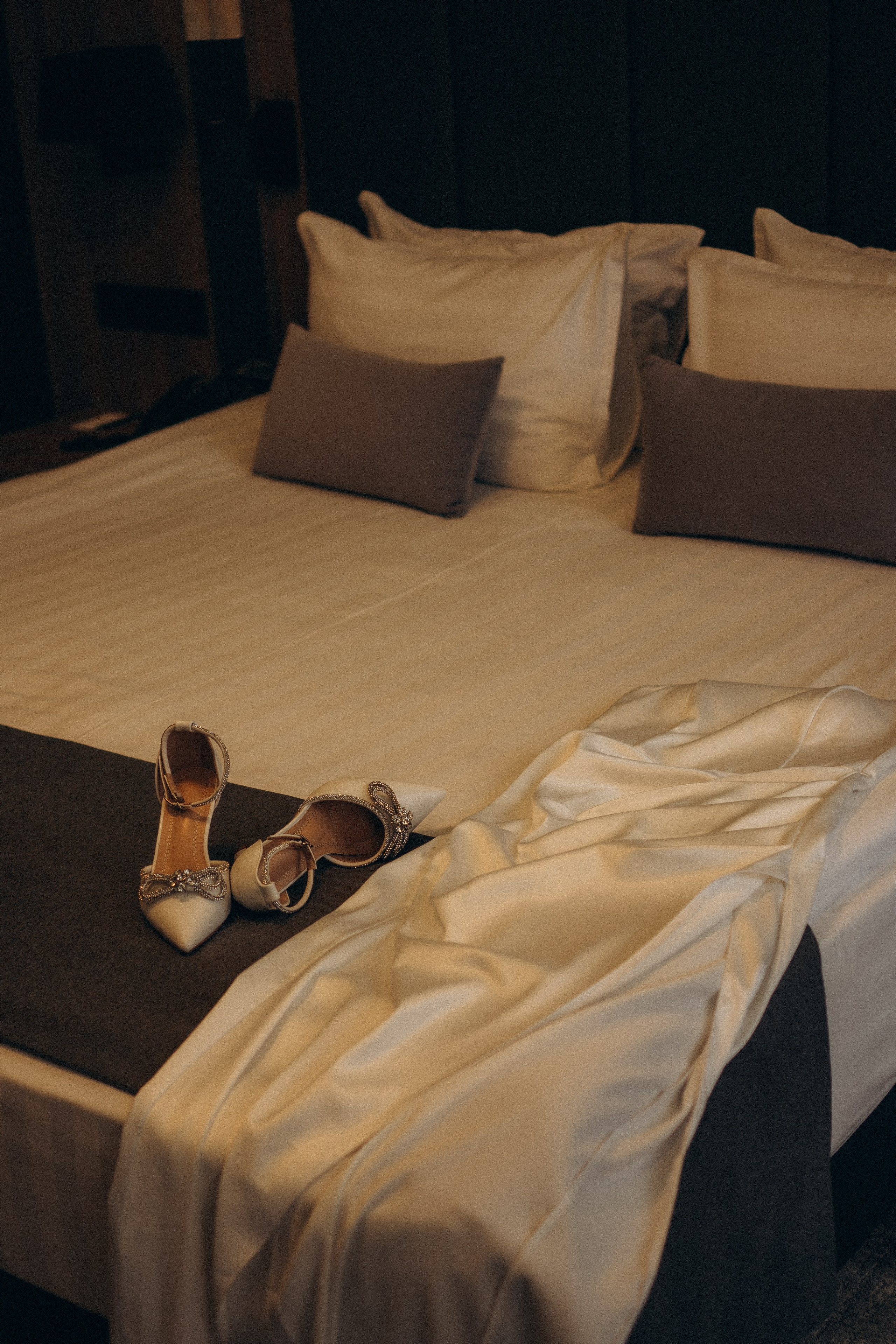 СВАДЕБНАЯ СЬЕМКА СБОРОВ ЖЕНИХА И НЕВЕСТЫ В ОТЕЛЕ И ТАКЖЕ ФОТОСЕССИИЯ В ОТЕЛЕЕ МЕГАПОЛИС БРЯНСК. Профессиональный фотограф, Санкт-Петербург — Виктория Богомолова