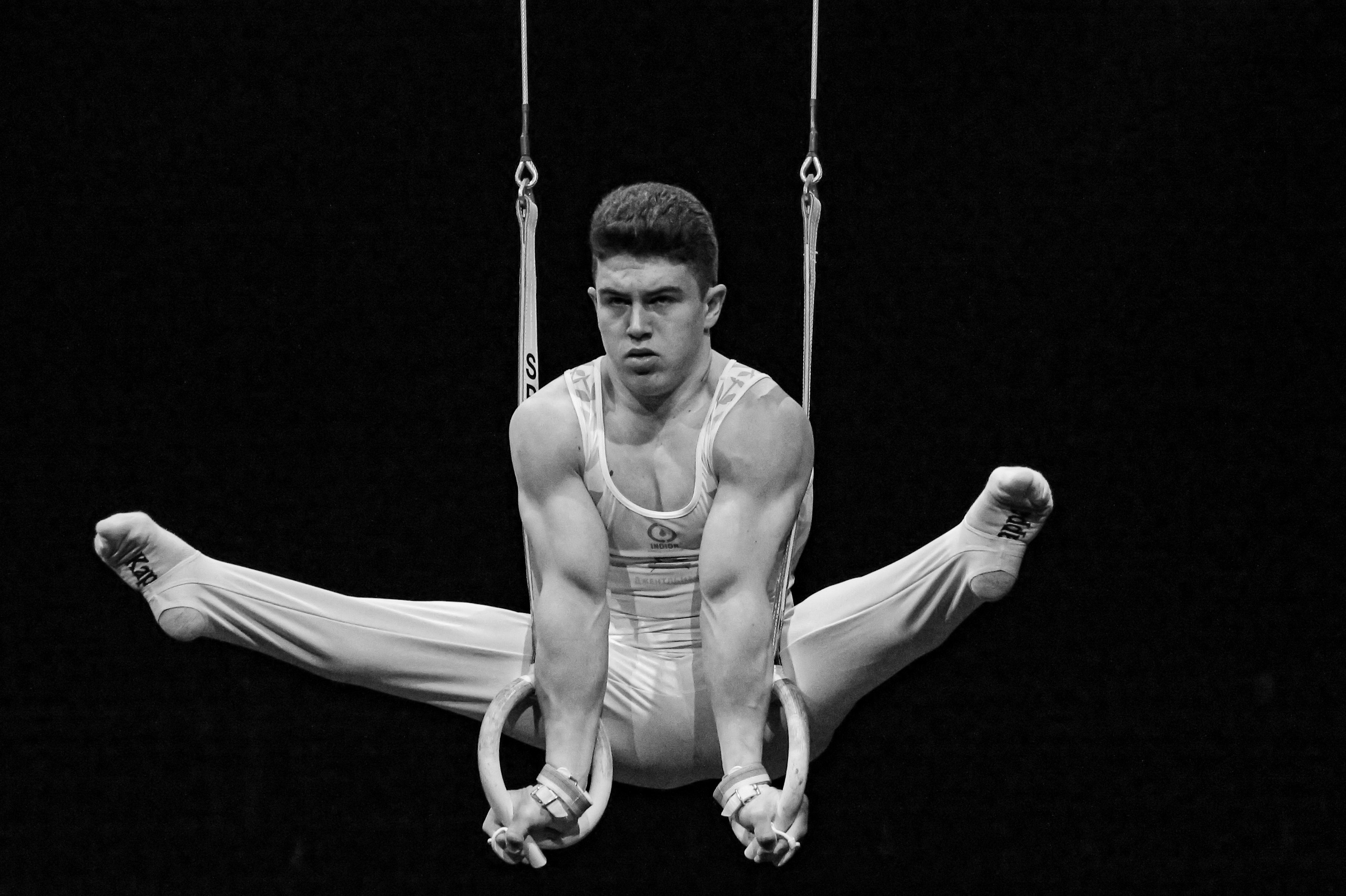 «Спорт через объектив: история в каждом снимке!»