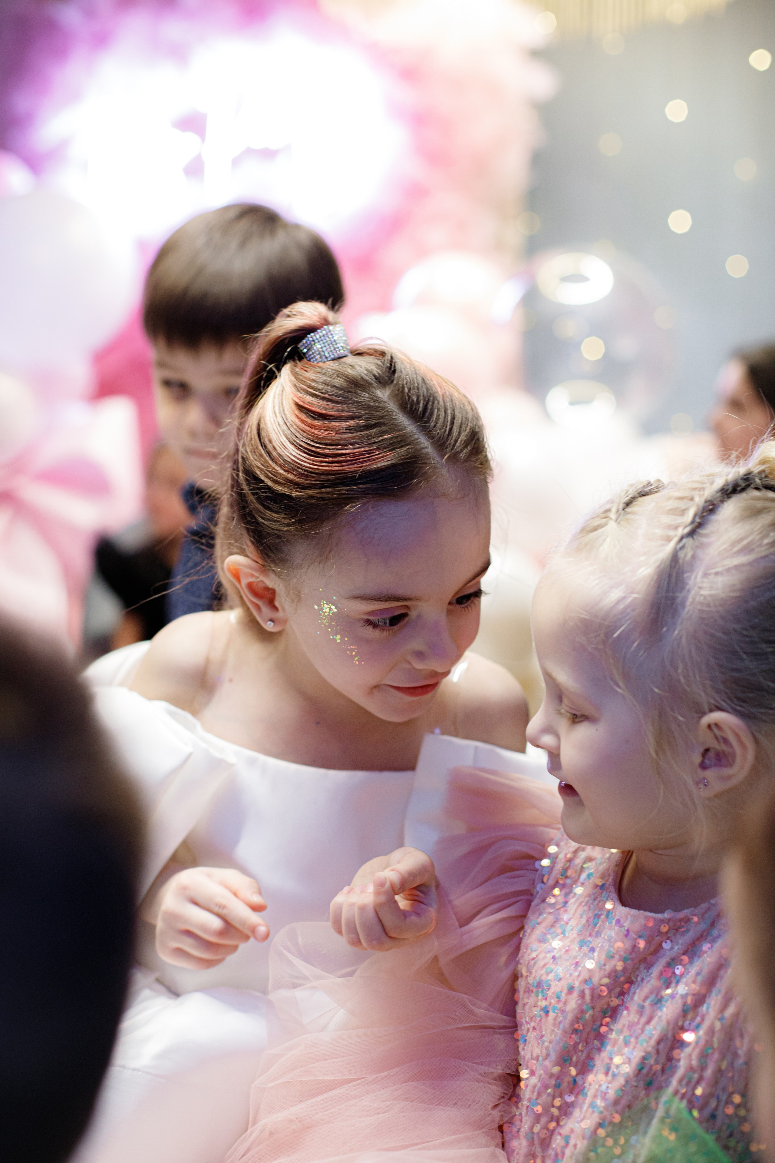 ASIA'S BIRTHDAY PARTY. Photokarish