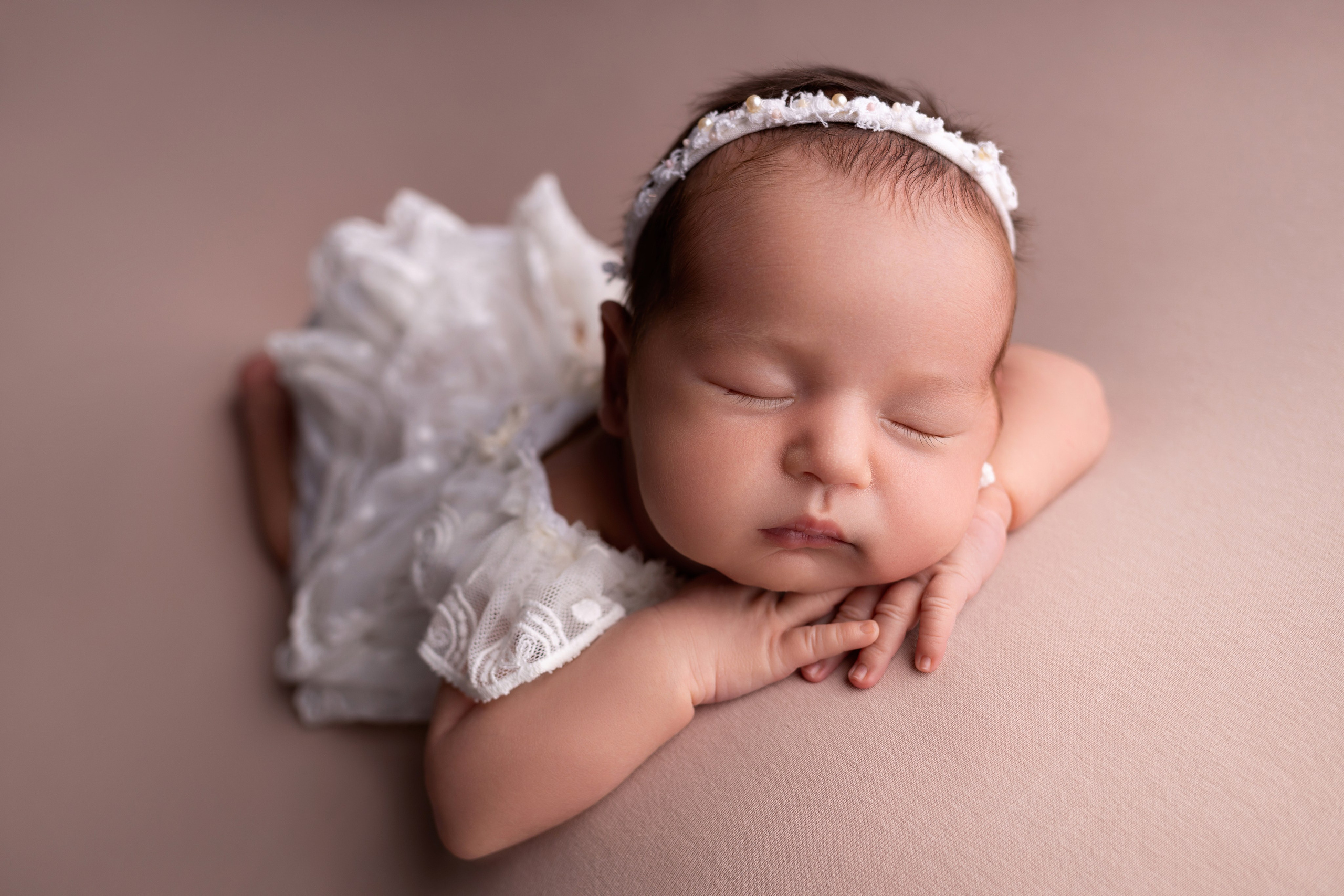 Фотограф новорожденных малышей в Омске и Омской области Эльвира Камаева